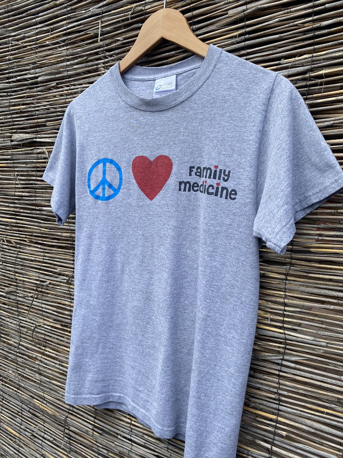 Vintage Vintage peace love family medicine T-shirt Size US S / EU 44-46 / 1 - 4 Thumbnail