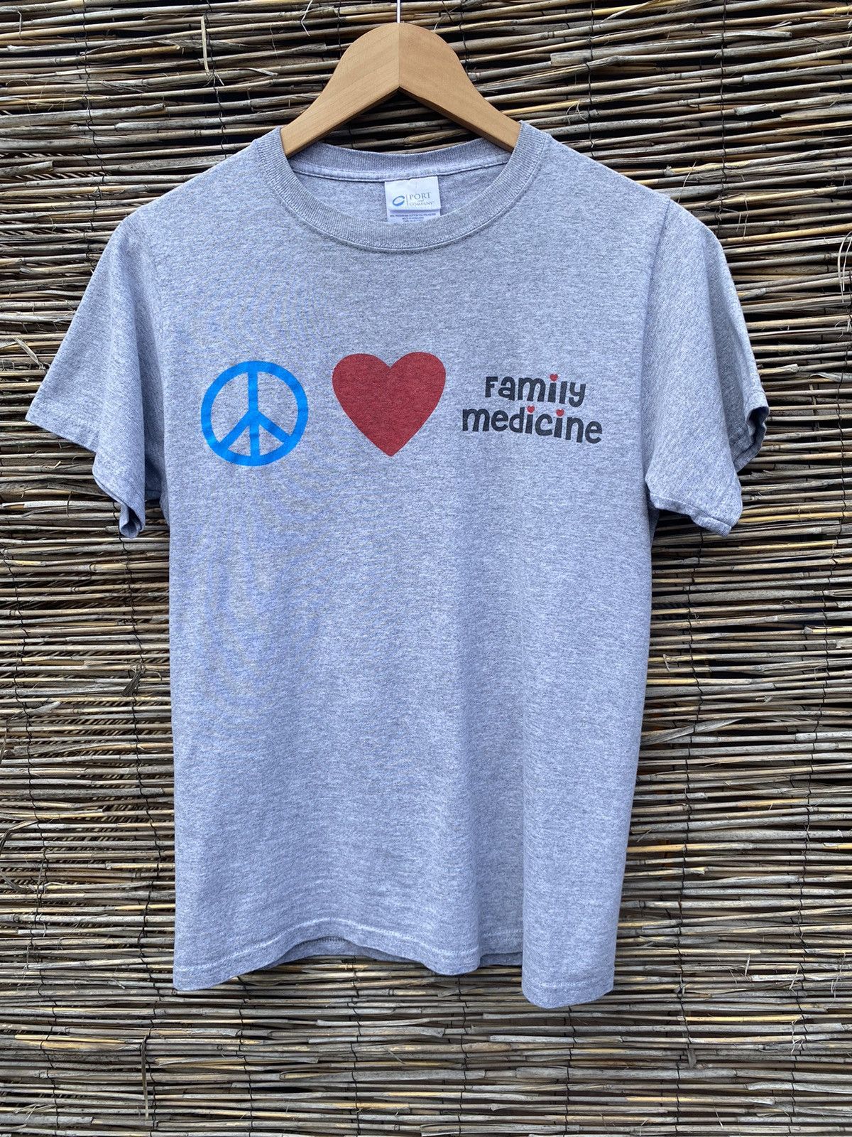Vintage Vintage peace love family medicine T-shirt Size US S / EU 44-46 / 1 - 1 Thumbnail