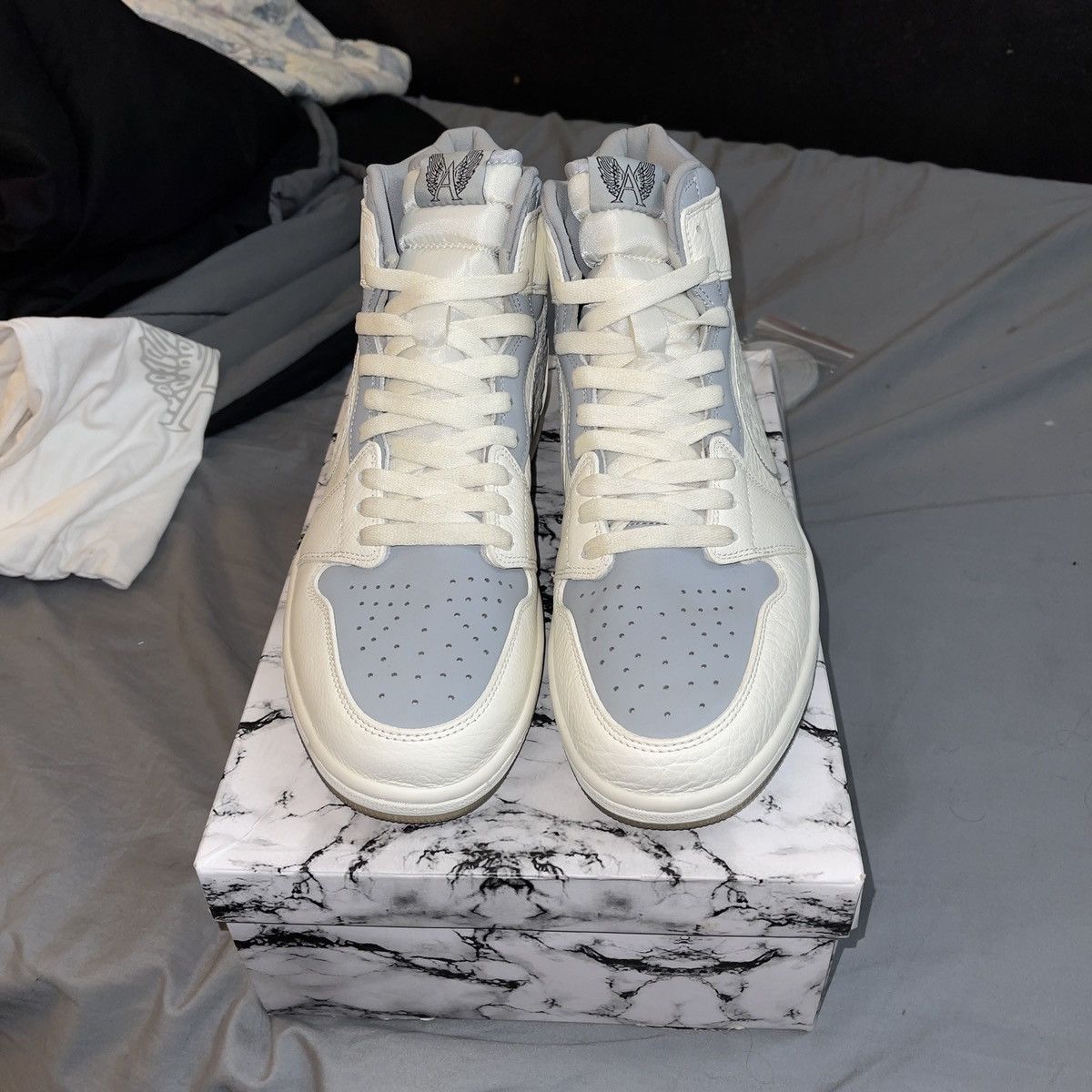 Jordan Brand × Nike Retro 1 Heaven on Earth CUSTOM by Anthony Alvarado 368/500 Size US 11 / EU 44 - 3 Thumbnail