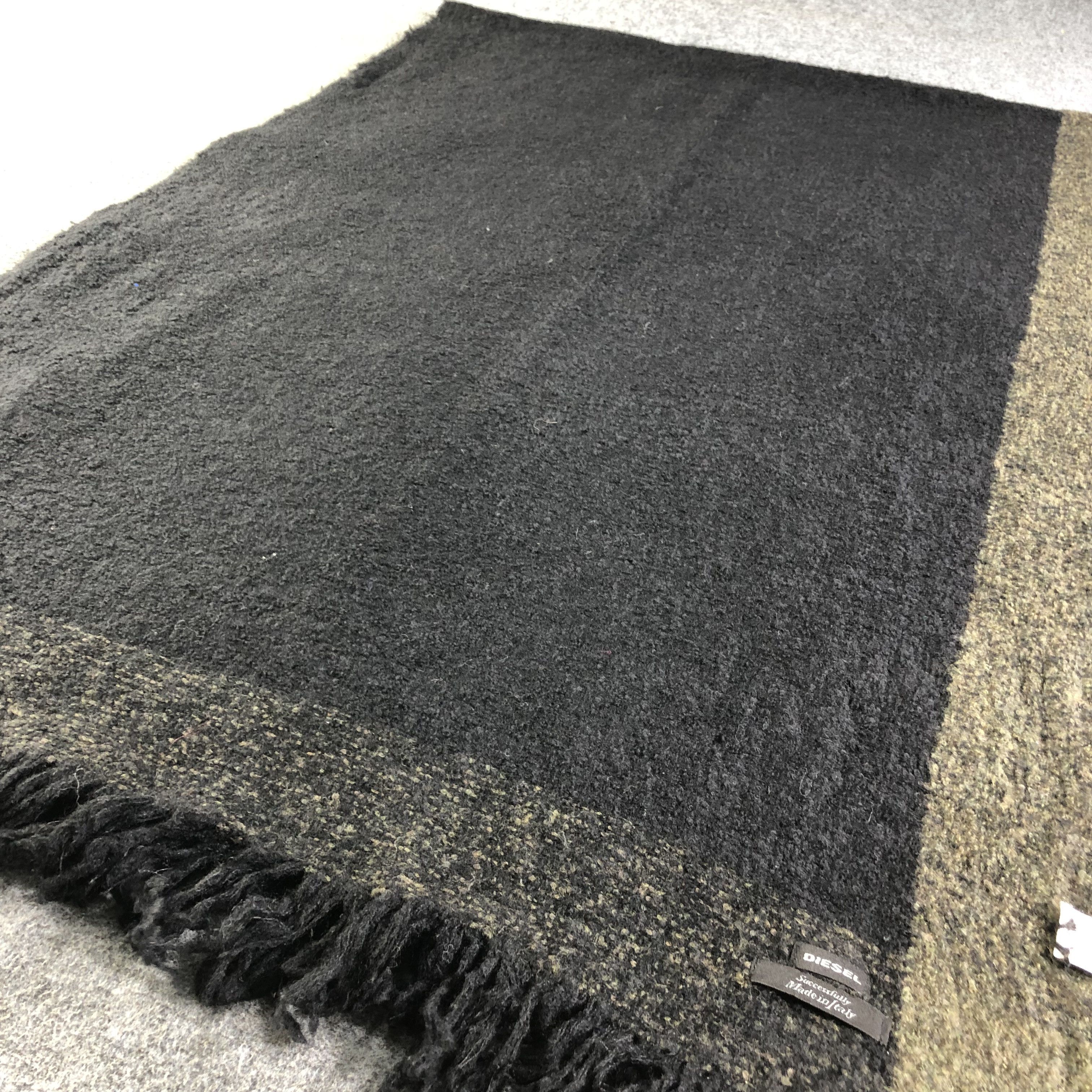 Diesel Diesel Wool Scarf Muffler Neckwear V1892 Size ONE SIZE - 2 Thumbnail