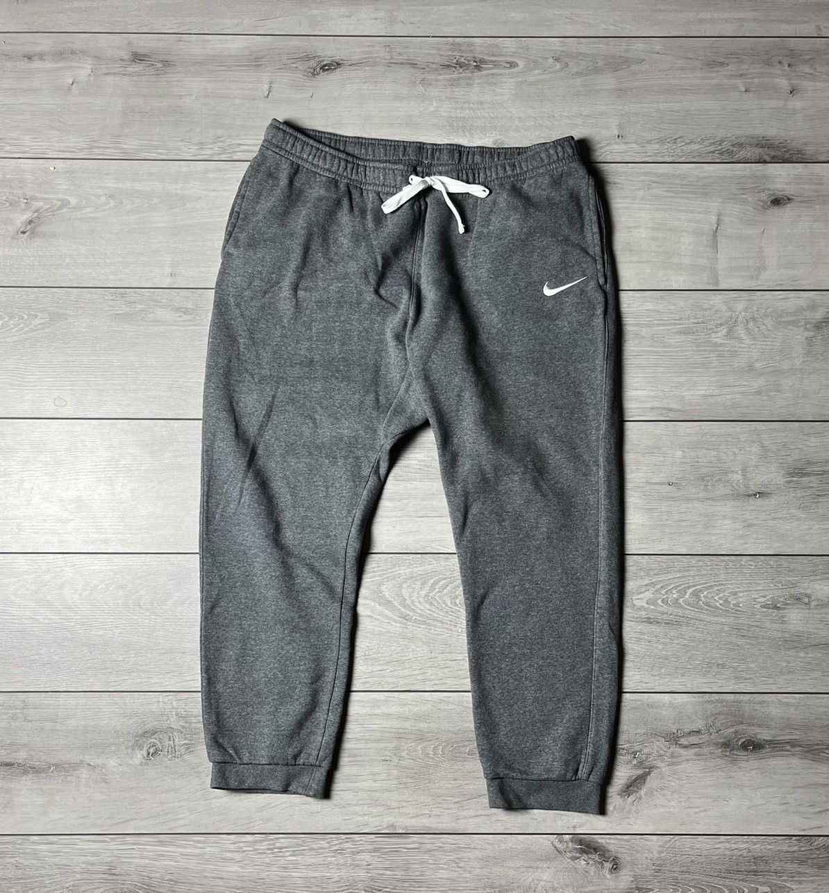 Nike Nike sweatpants small swoosh size XXLARGE Size US 36 / EU 52 - 1 Thumbnail