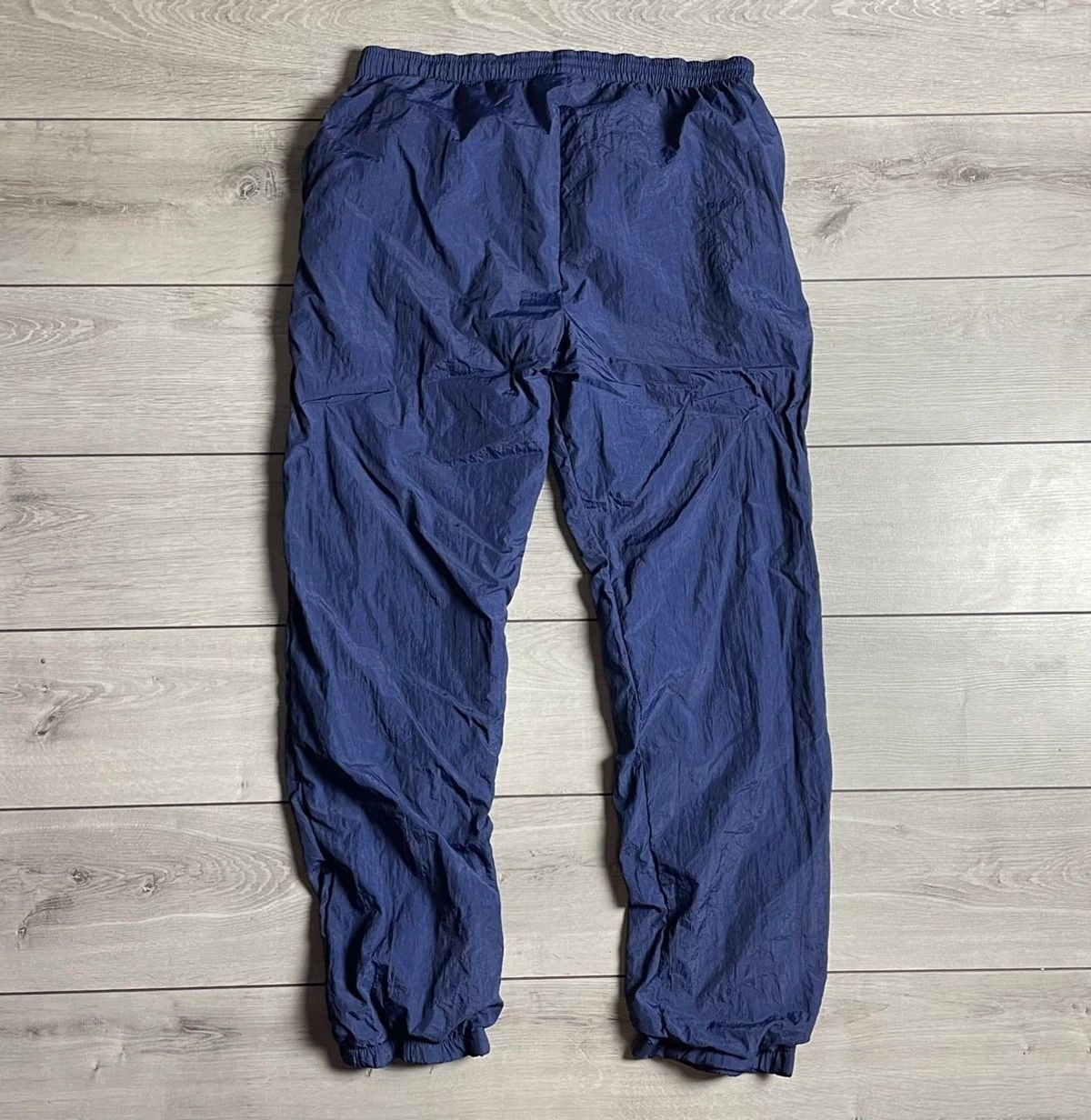 Adidas Adidas casual pants nylon embroidered logo size 36 vintage Size US 36 / EU 52 - 2 Thumbnail