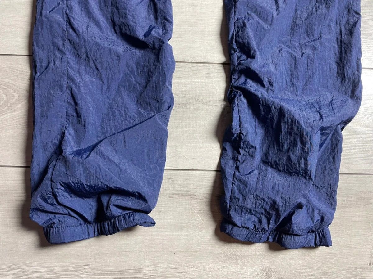 Adidas Adidas casual pants nylon embroidered logo size 36 vintage Size US 36 / EU 52 - 5 Thumbnail