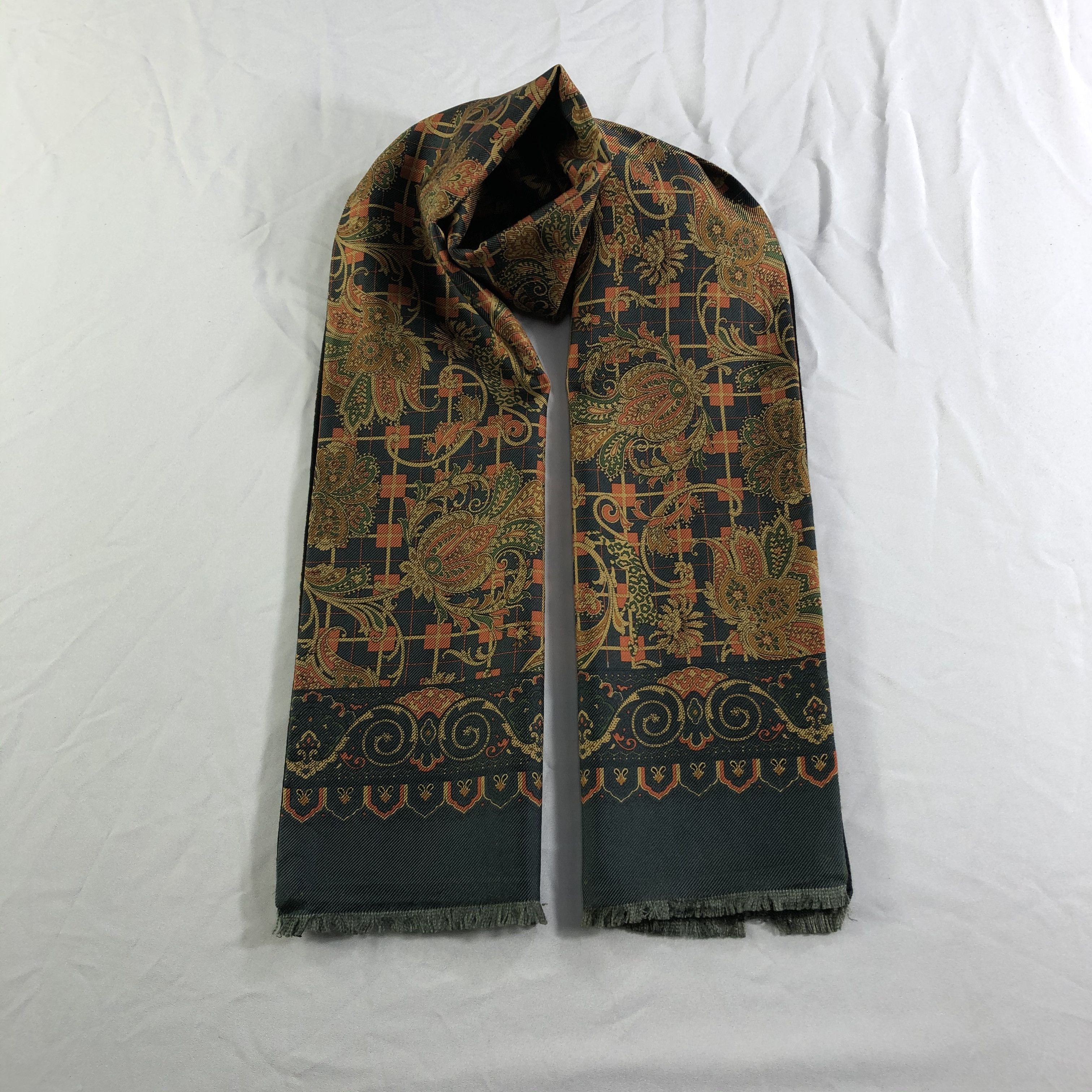 Vintage Luxury Design Silk/Wool Scarf Muffler Neckwear V2430 Size ONE SIZE - 1 Thumbnail