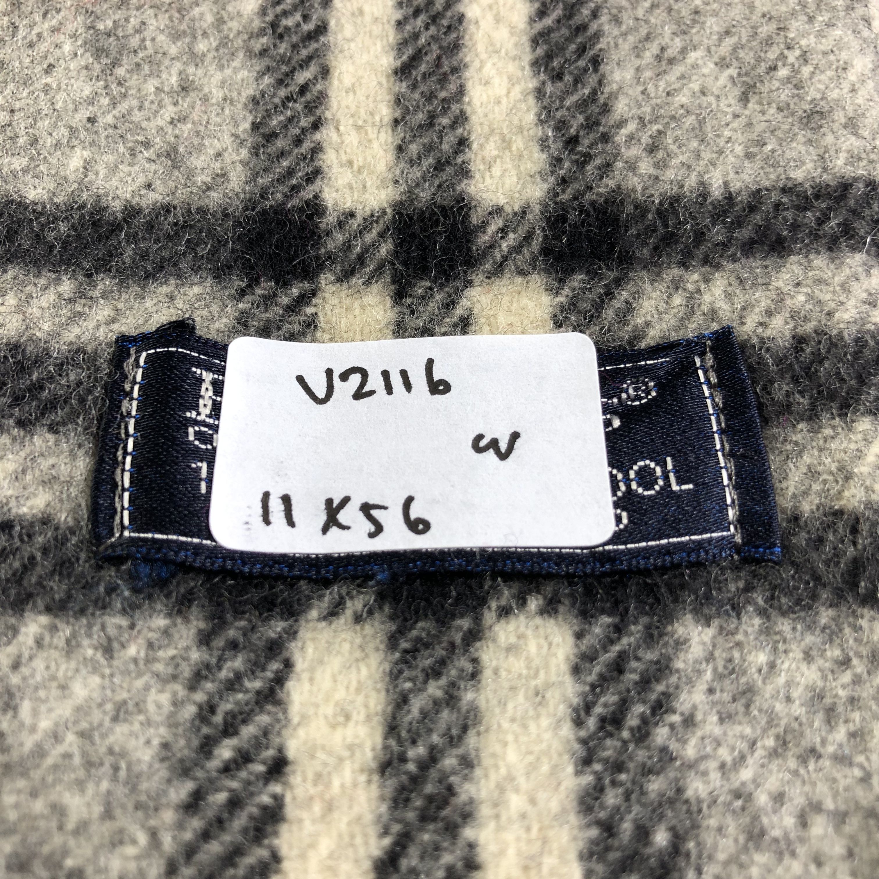 Burberry Burberrys Nova Check Grey Wool Scarf Muffler Neckwear V2116 Size ONE SIZE - 5 Thumbnail