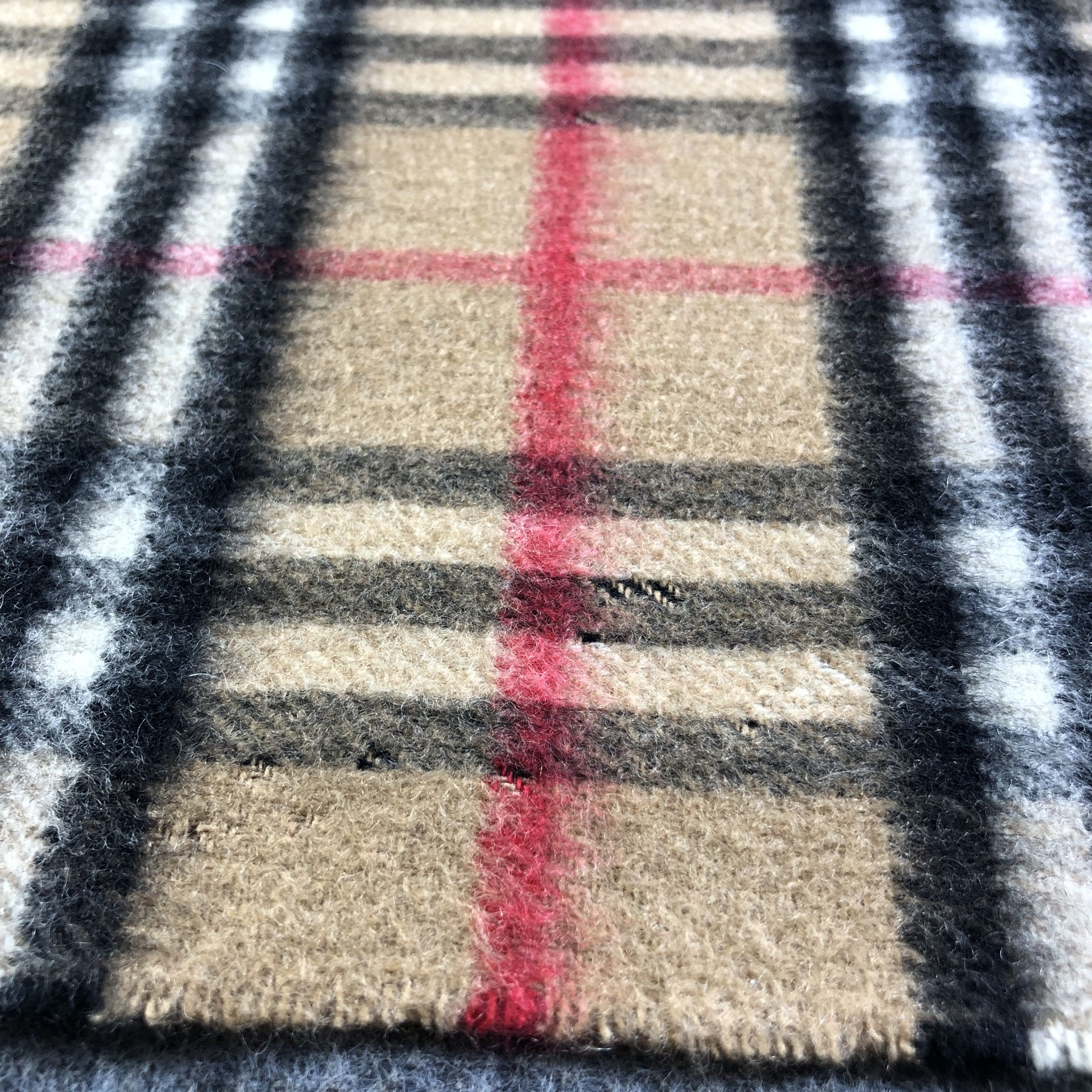 Burberry Burberrys Nova Check Tan Cashmere Scarf Muffler V2150 Size ONE SIZE - 7 Thumbnail
