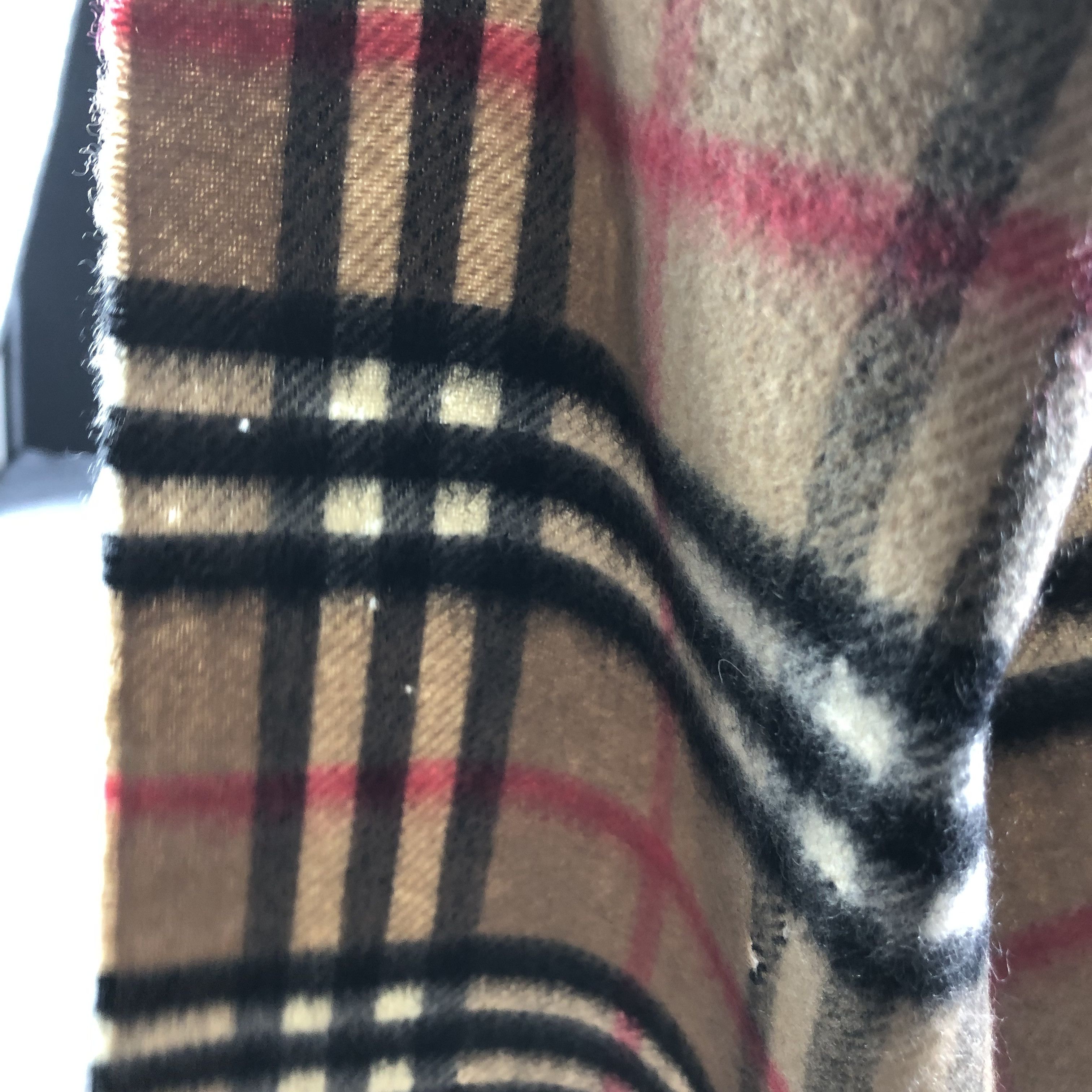 Burberry Burberrys Nova Check Tan Cashmere Scarf Muffler V2150 Size ONE SIZE - 17 Thumbnail