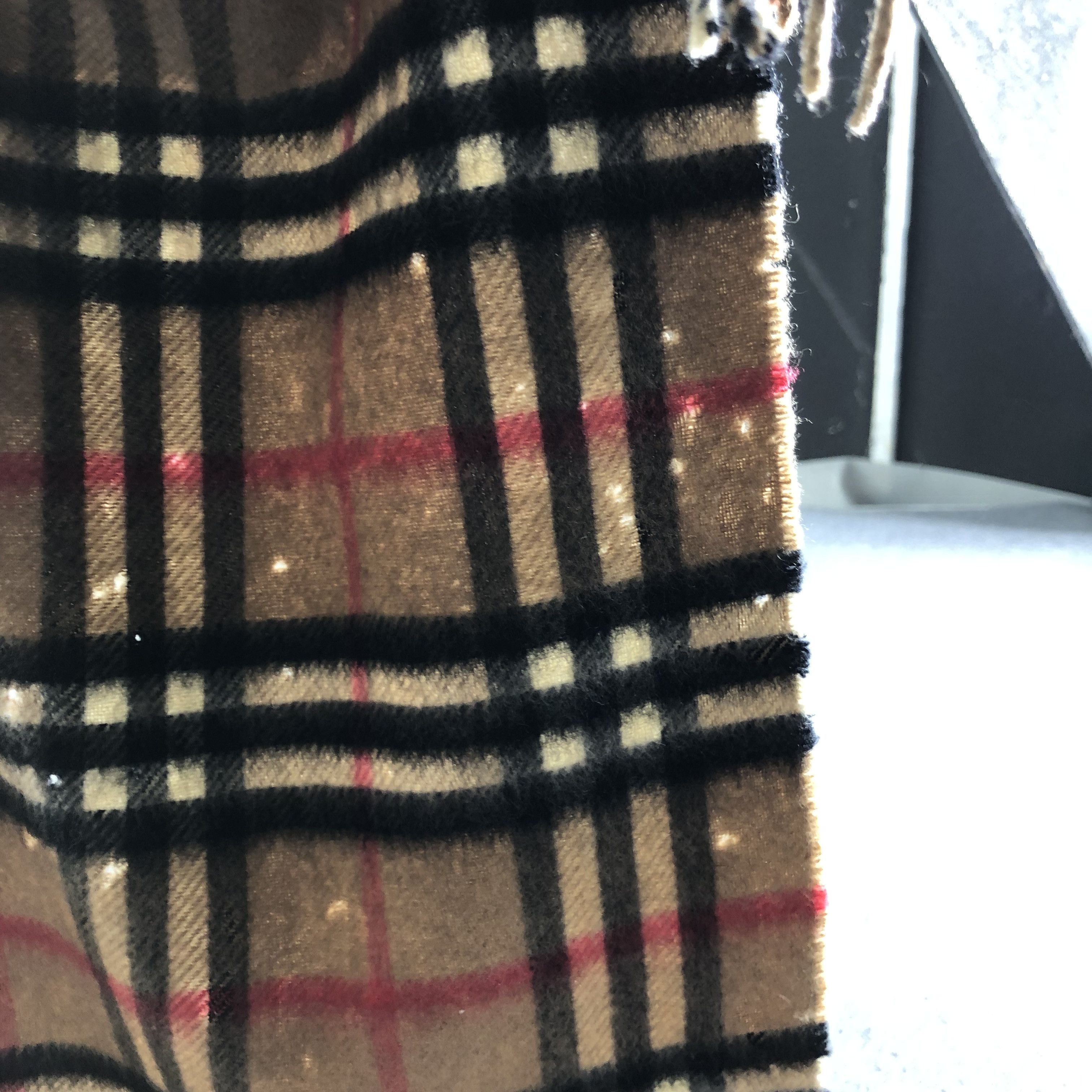 Burberry Burberrys Nova Check Tan Cashmere Scarf Muffler V2150 Size ONE SIZE - 16 Thumbnail