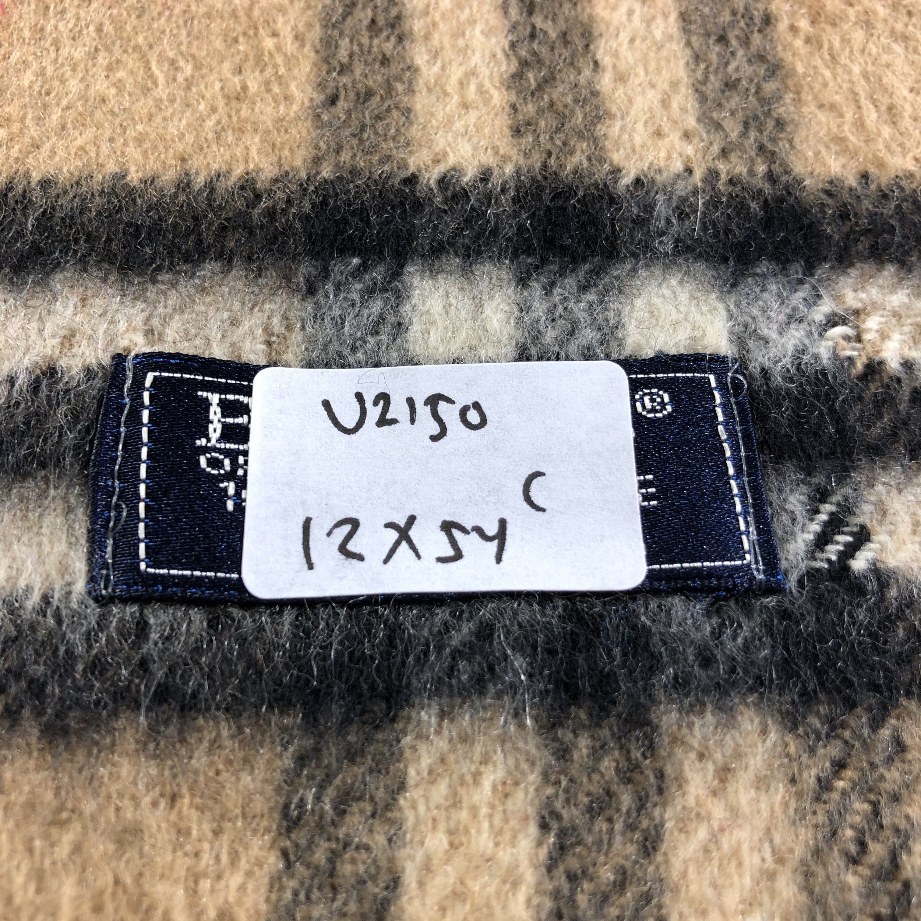 Burberry Burberrys Nova Check Tan Cashmere Scarf Muffler V2150 Size ONE SIZE - 22 Thumbnail
