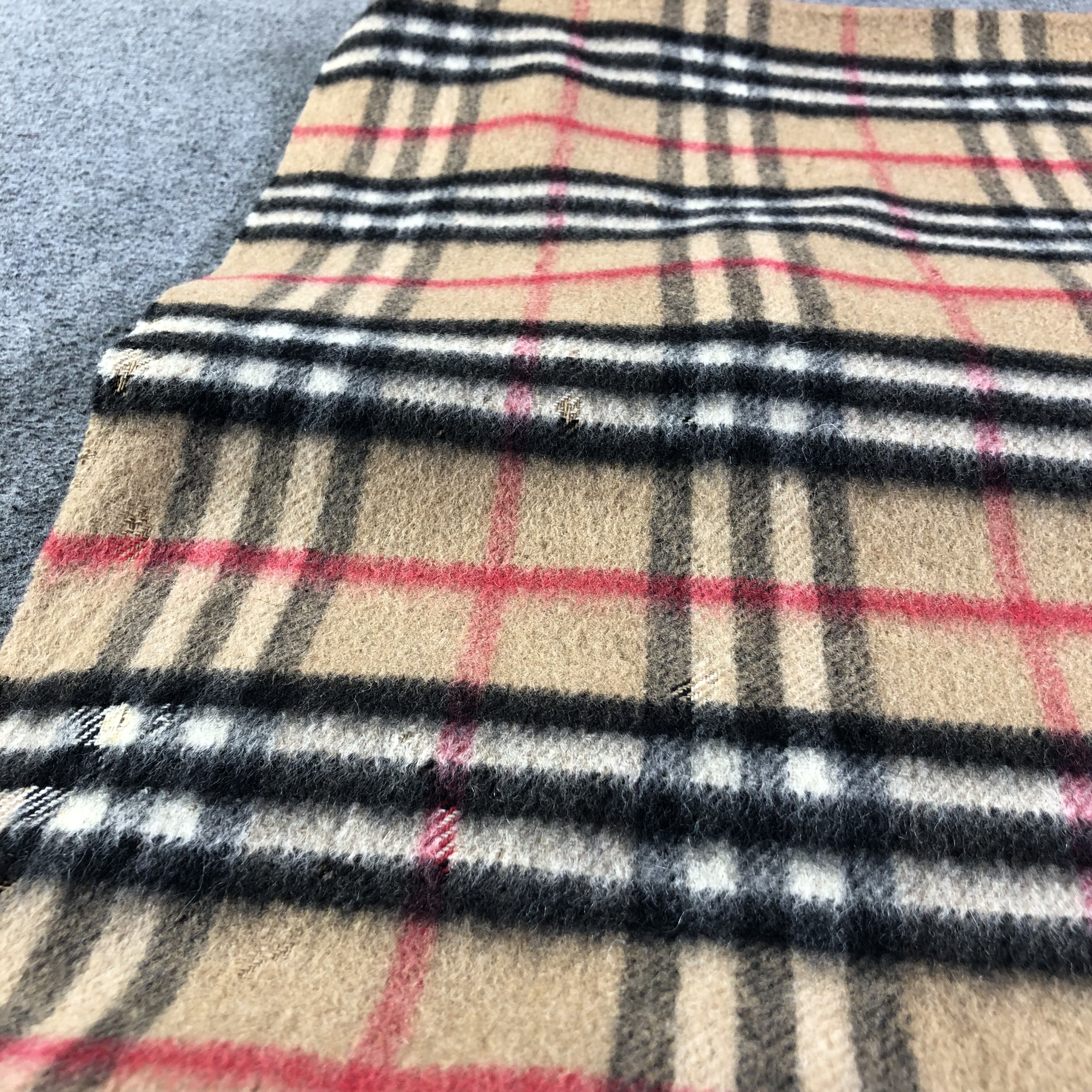 Burberry Burberrys Nova Check Tan Cashmere Scarf Muffler V2150 Size ONE SIZE - 21 Thumbnail