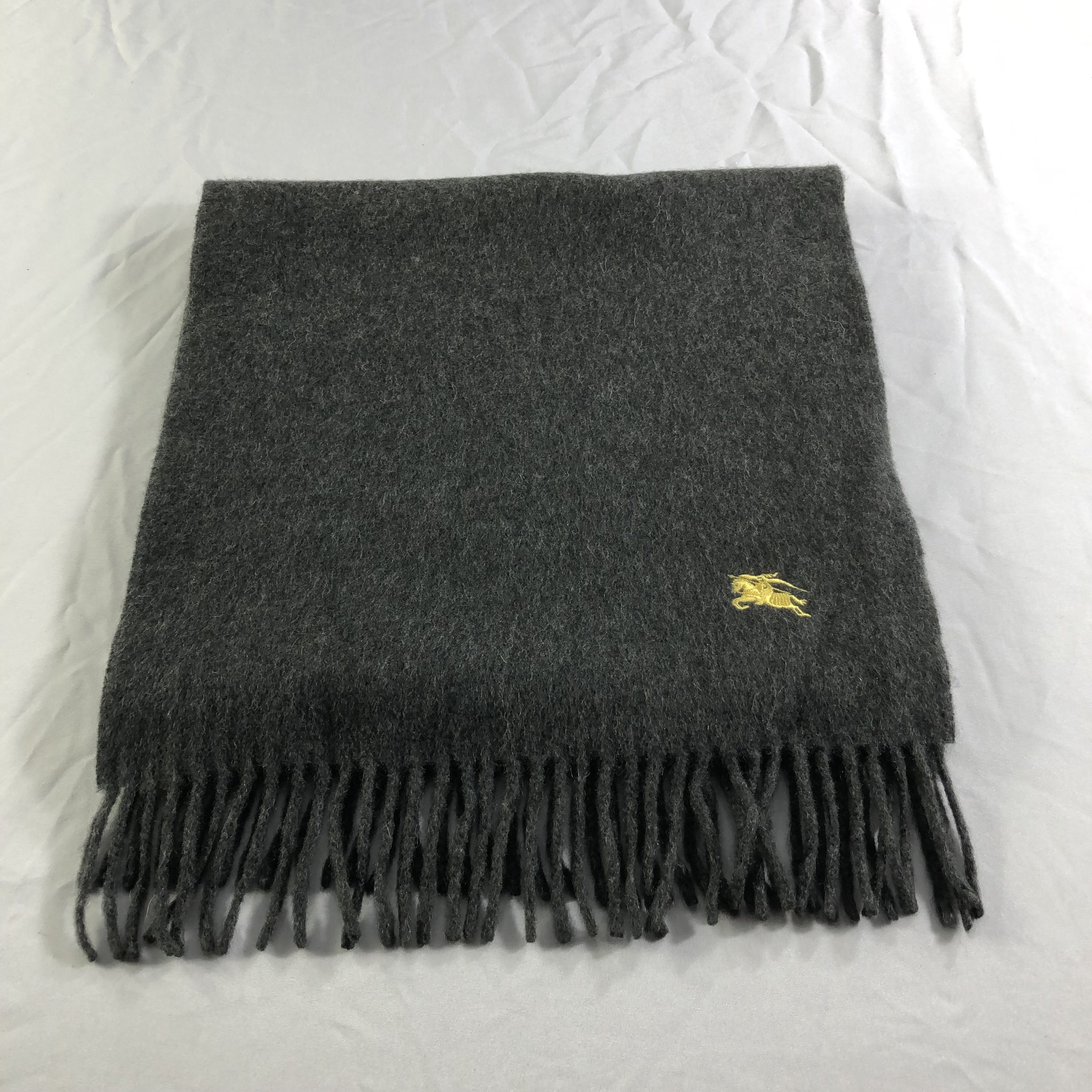 Burberry Burberrys Plain Cashmere Scarf Muffler Neckwear V2213 Size ONE SIZE - 3 Thumbnail