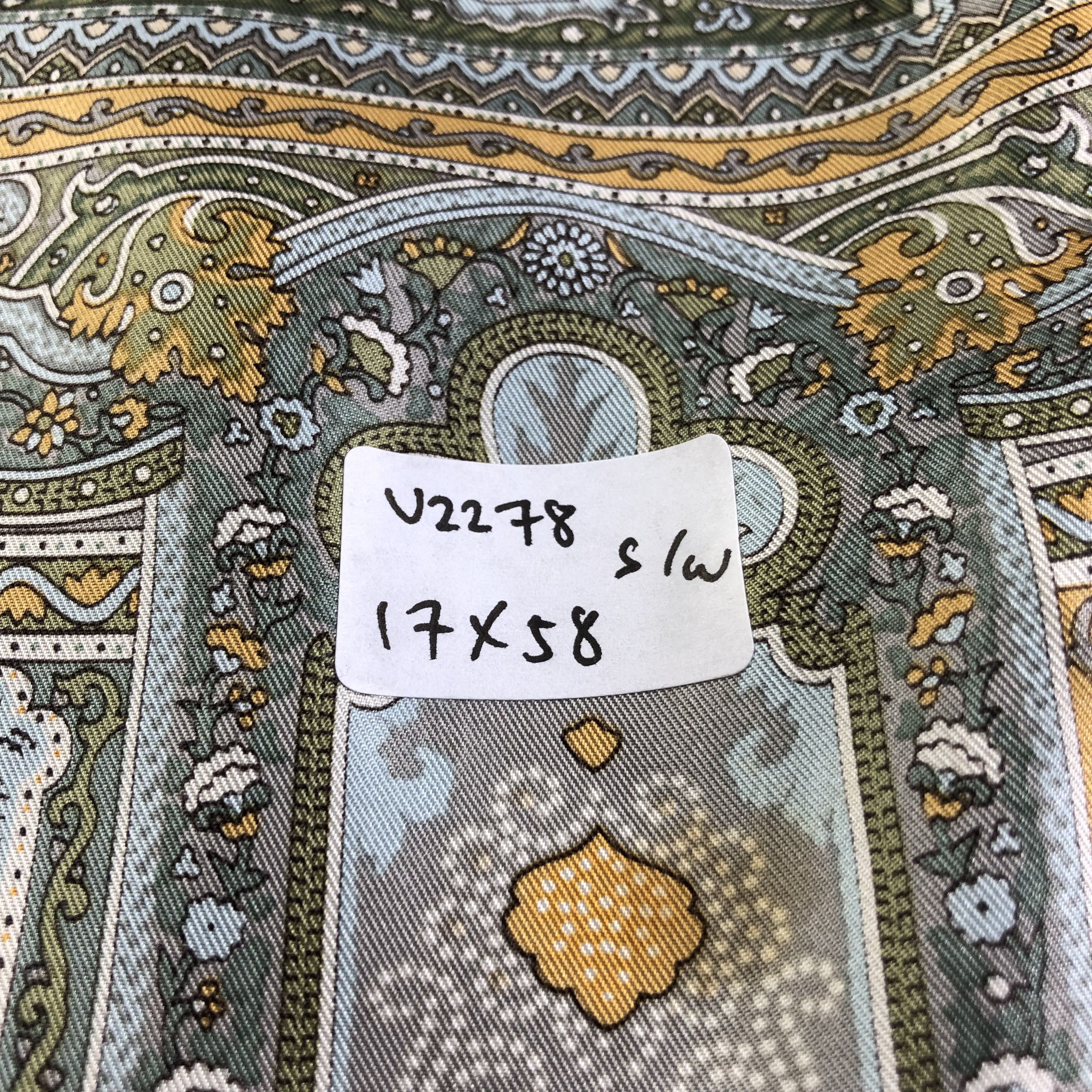 Vintage Luxury Paisley Silk/Wool Scarf Muffler Neckwear V2278 Size ONE SIZE - 10 Thumbnail