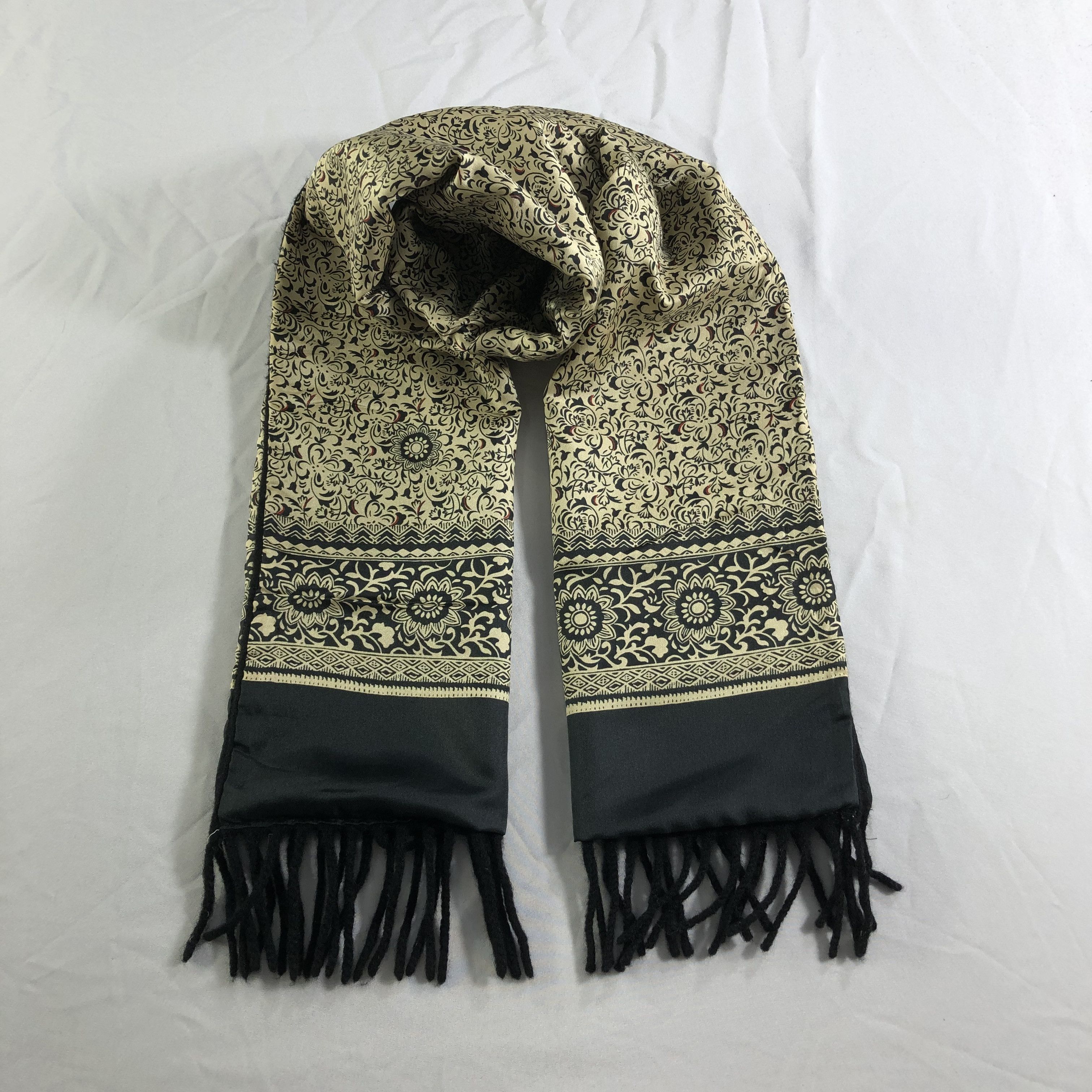 Vintage Luxury Silk/Wool Scarf Muffler Neckwear V2282 Size ONE SIZE - 1 Thumbnail
