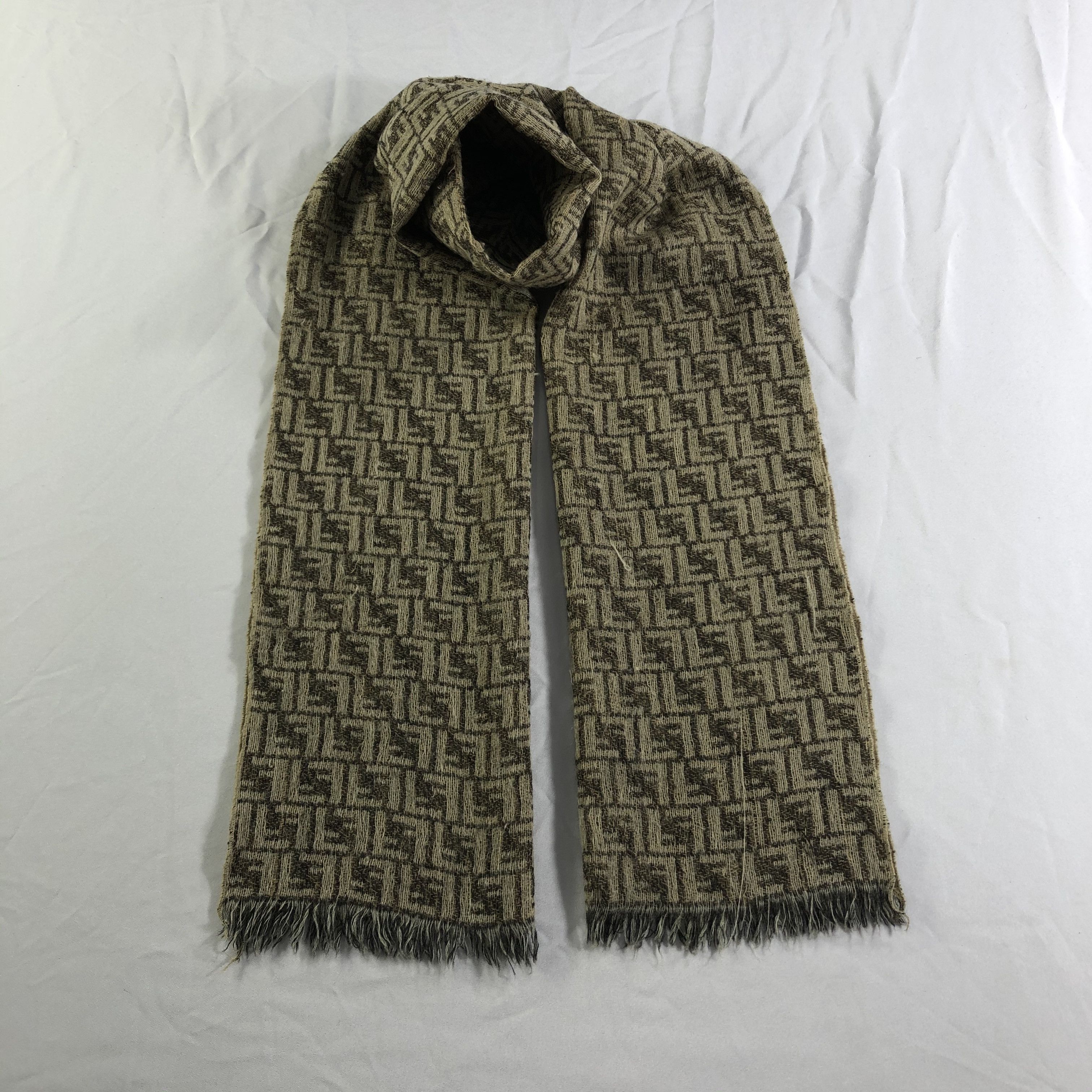 Japanese Brand Vintage Fendi Monogram Wool Scarf Muffler Neckwear V2363 Size ONE SIZE - 1 Thumbnail