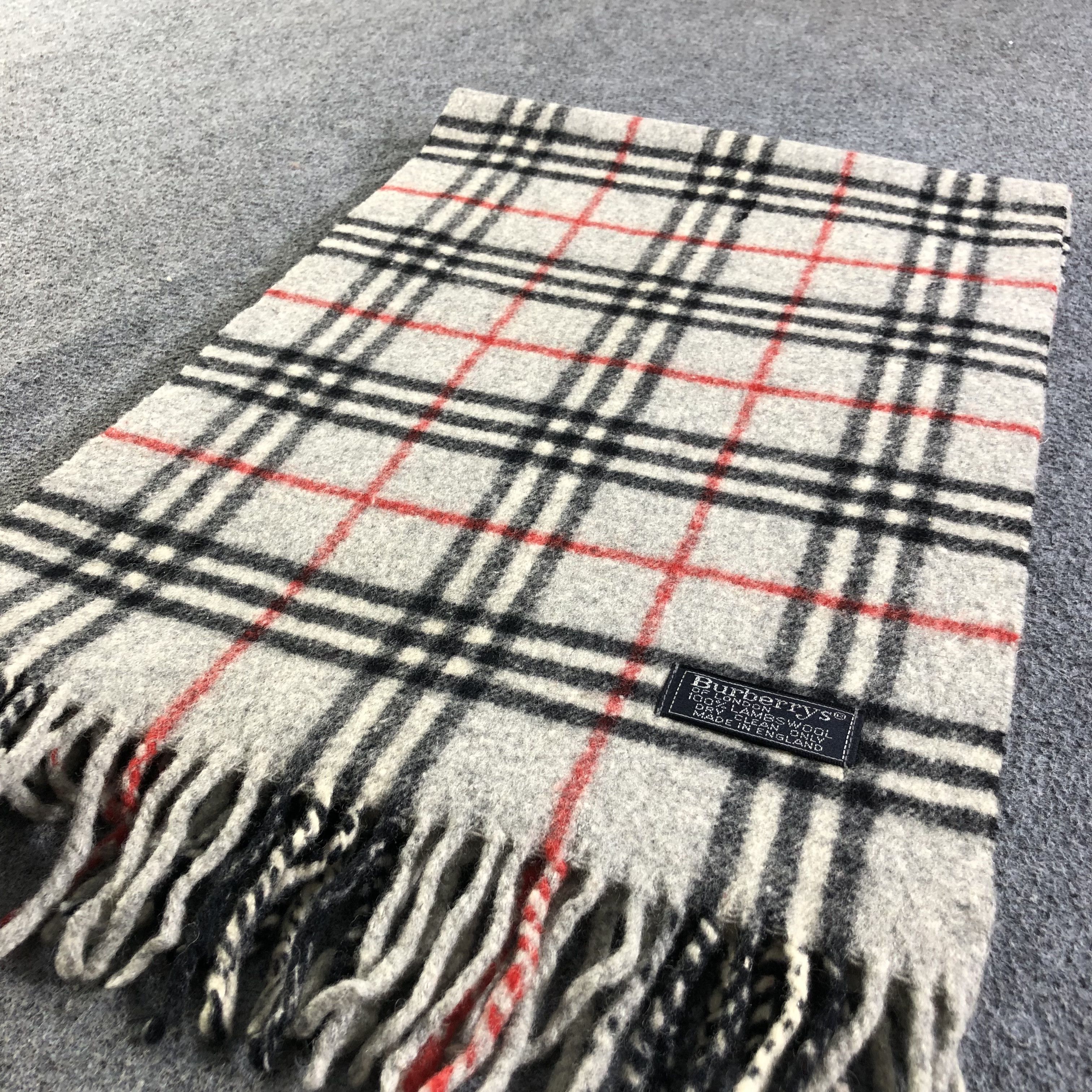 Burberry Burberrys Nova Check Wool Scarf Muffler Neckwear V2515 Size ONE SIZE - 3 Thumbnail