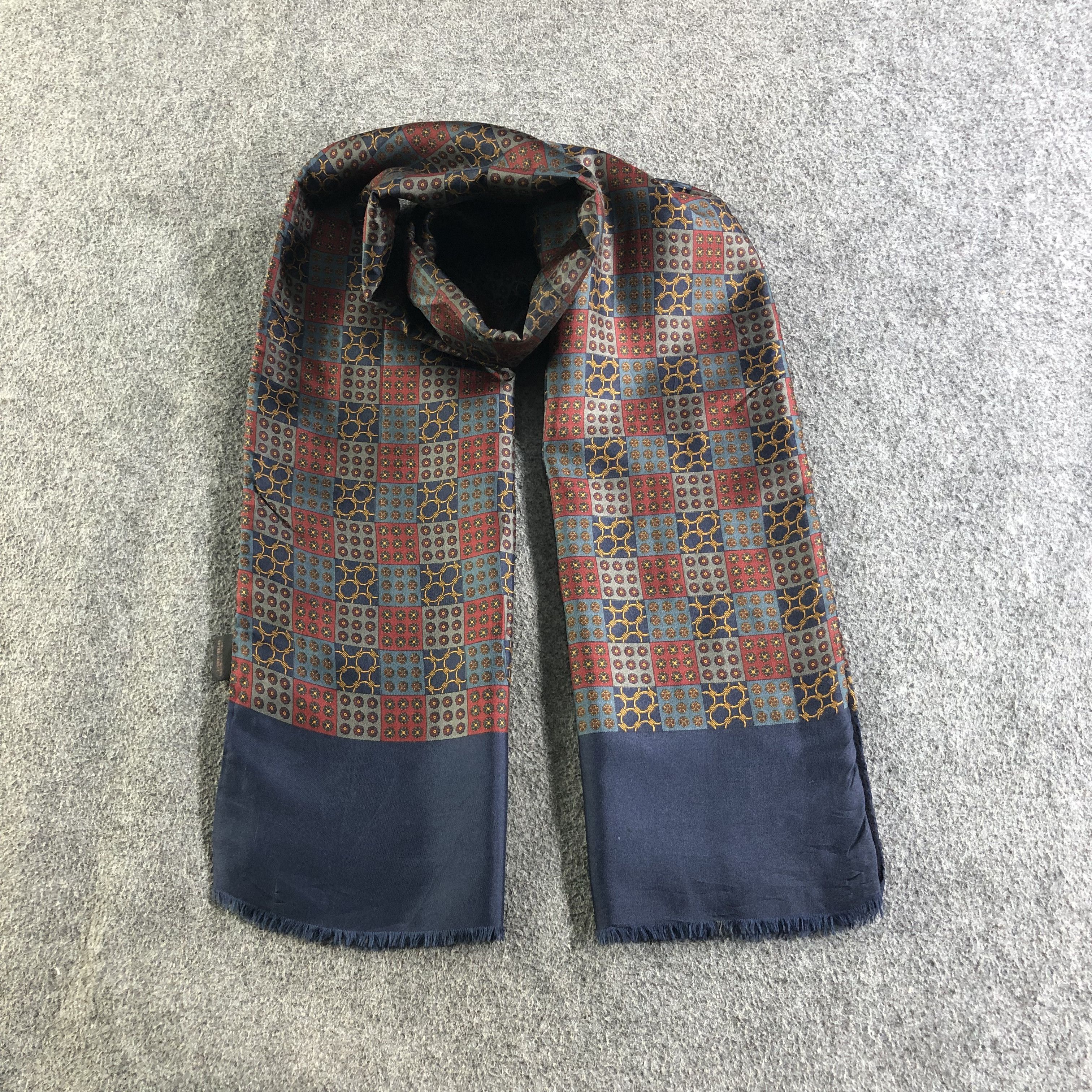 Vintage Luxury Design Silk/Wool Scarf Muffler Neckwear V2552 Size ONE SIZE - 1 Thumbnail