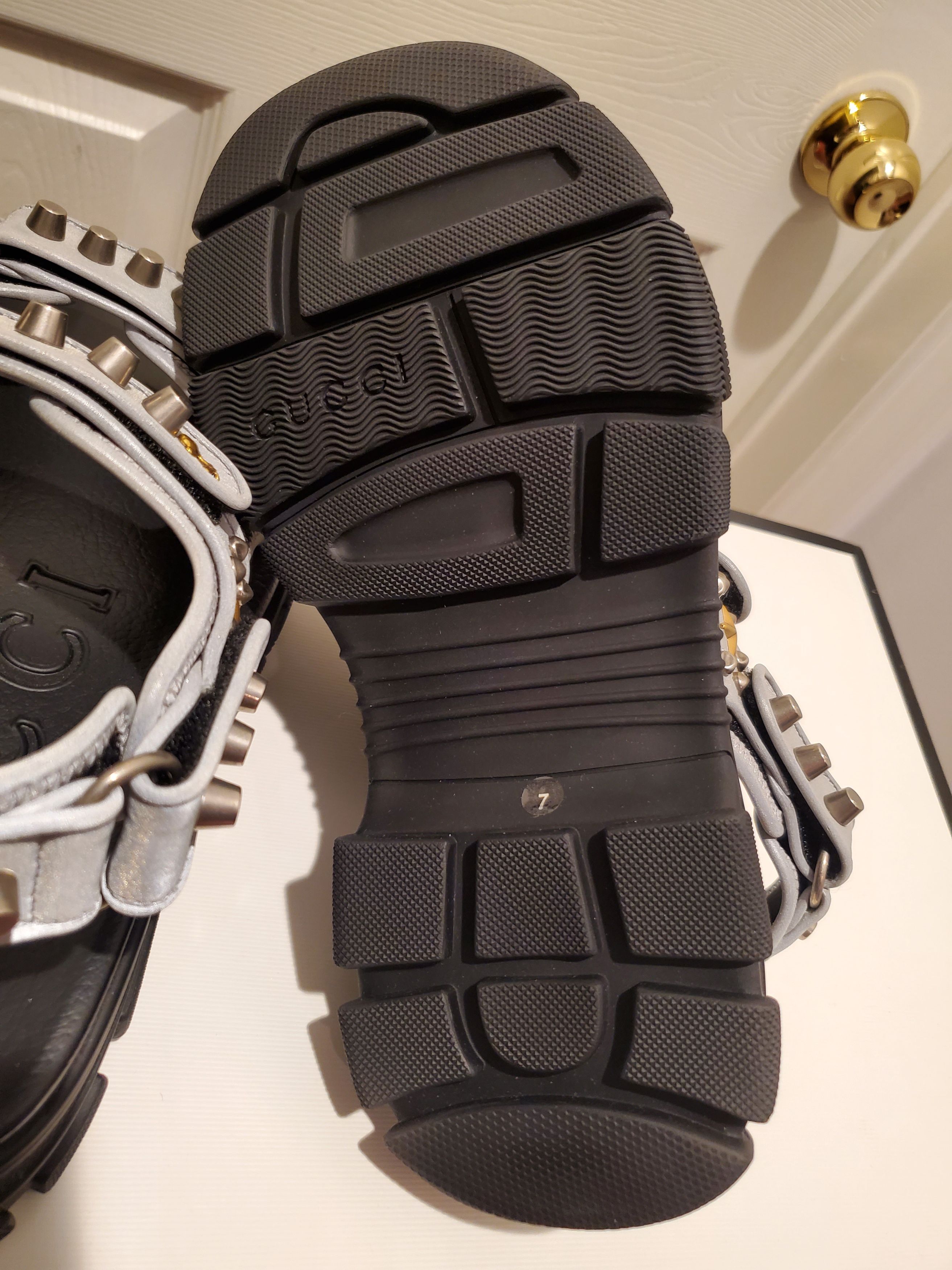 Gucci Stud-Embellished Leather Sandals Size US 8 / EU 41 - 6 Thumbnail