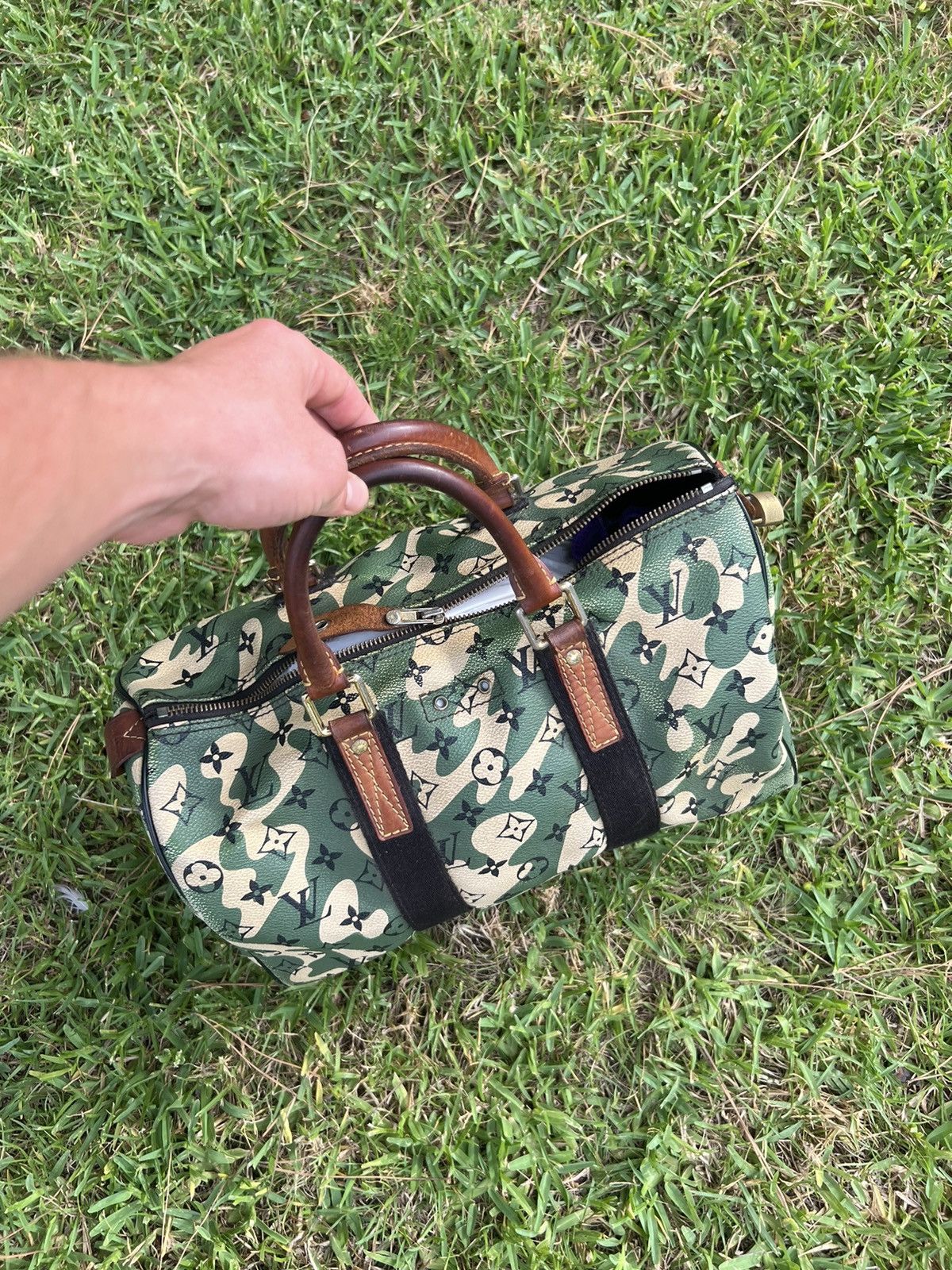 Louis Vuitton × Takashi Murakami × Vintage Vintage LOUIS VUITTONxTakashi Murakami Green Monogramouflage Size ONE SIZE - 4 Thumbnail