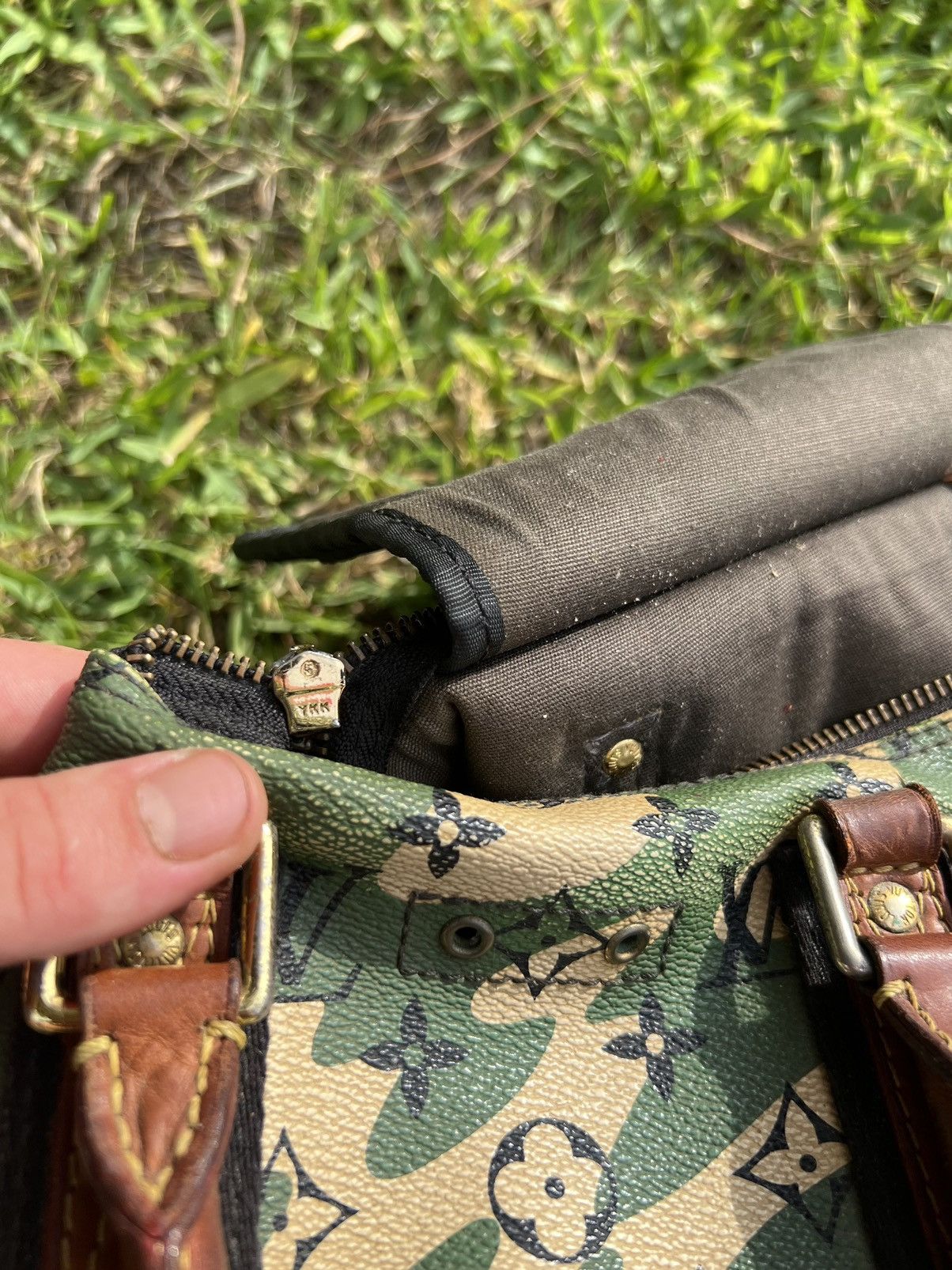 Louis Vuitton × Takashi Murakami × Vintage Vintage LOUIS VUITTONxTakashi Murakami Green Monogramouflage Size ONE SIZE - 14 Thumbnail