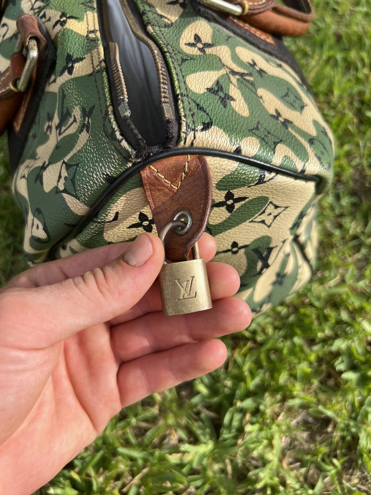 Louis Vuitton × Takashi Murakami × Vintage Vintage LOUIS VUITTONxTakashi Murakami Green Monogramouflage Size ONE SIZE - 7 Thumbnail