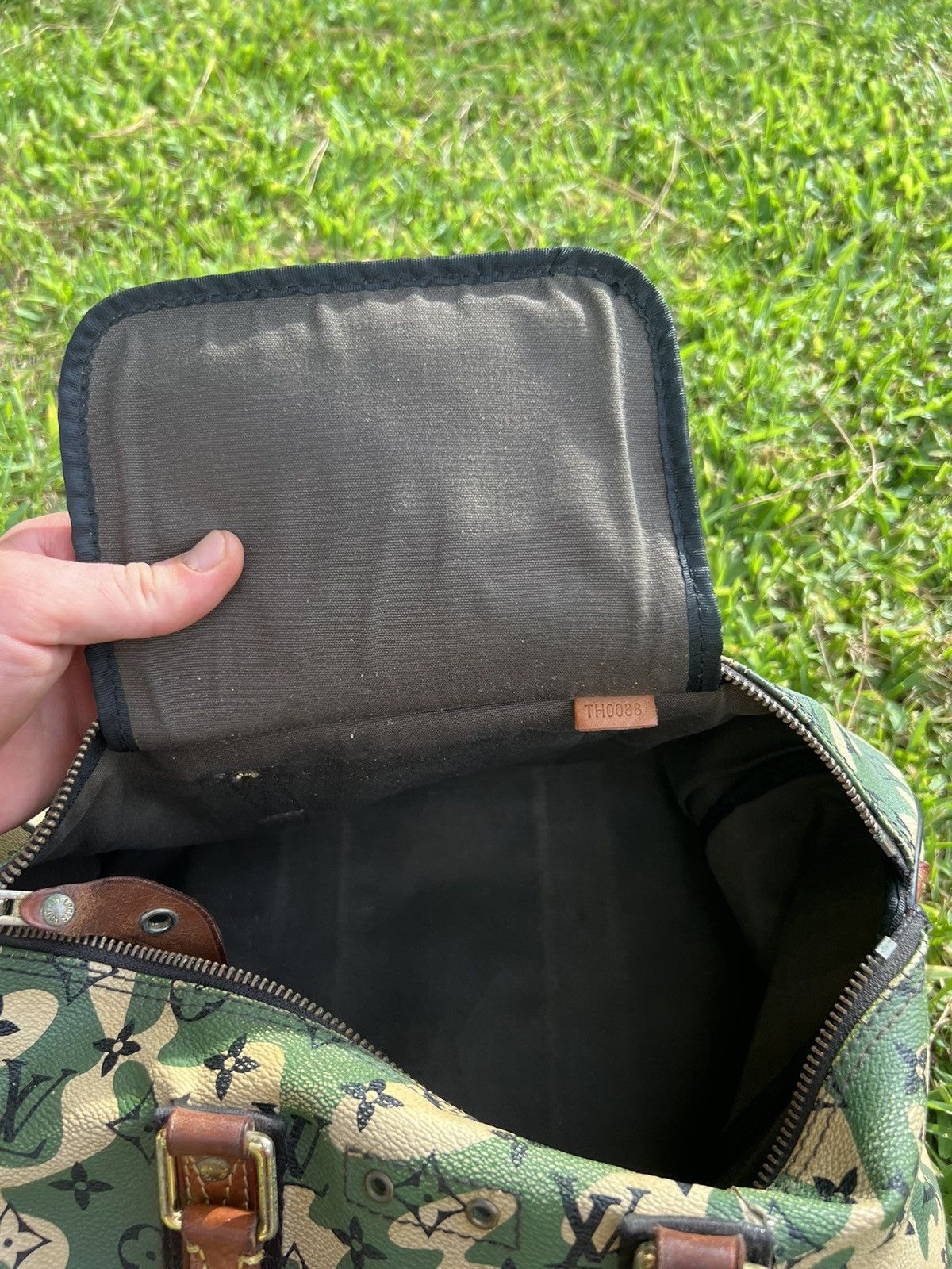 Louis Vuitton × Takashi Murakami × Vintage Vintage LOUIS VUITTONxTakashi Murakami Green Monogramouflage Size ONE SIZE - 12 Thumbnail