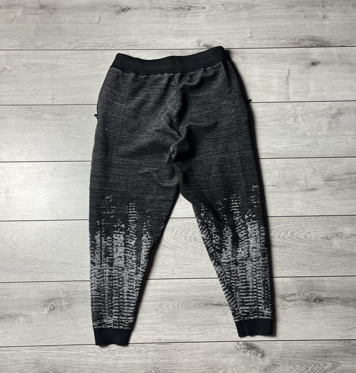 Adidas Adidas sweatpants city print size M-L Size US 32 / EU 48 - 5 Thumbnail