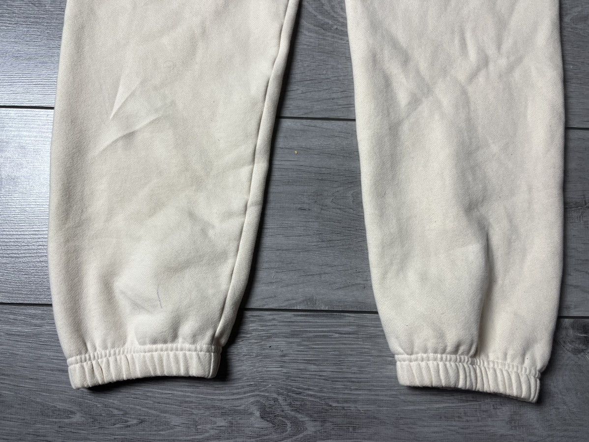 United Colors Of Benetton United colors of Benetton sweatpants size Small Size US 30 / EU 46 - 2 Thumbnail