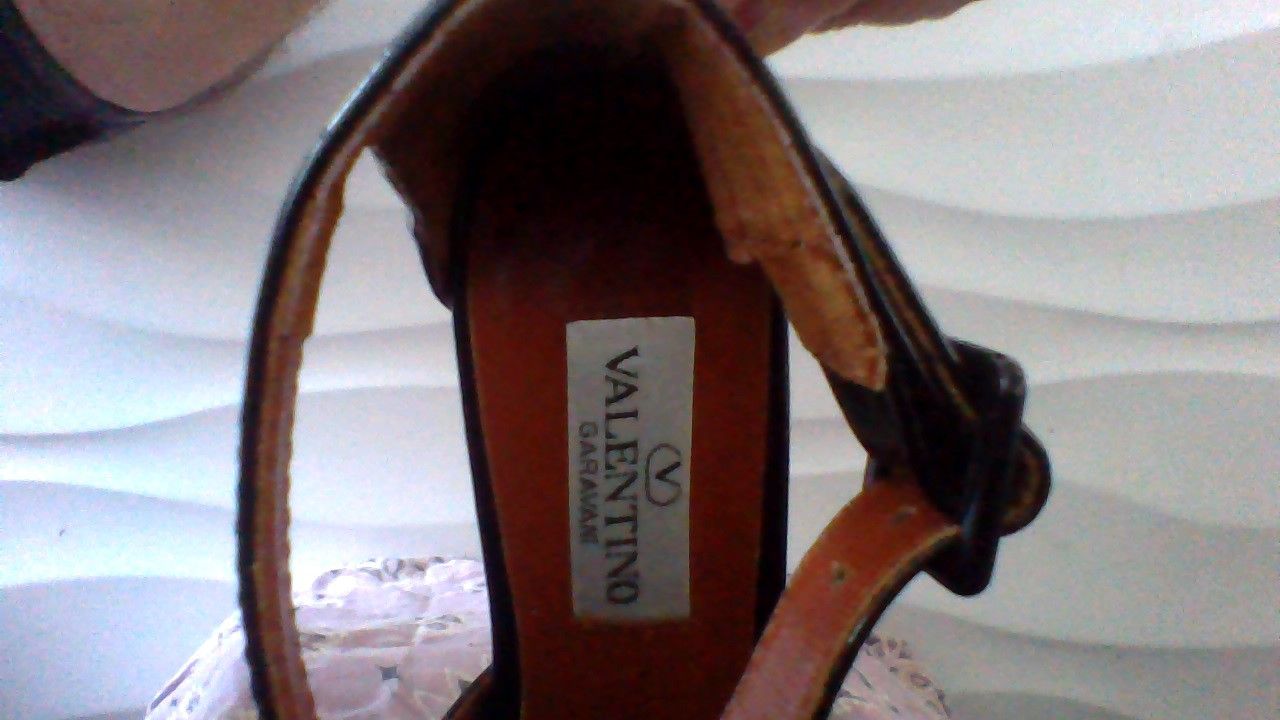 Valentino VALENTINO GARAVANI BLACK PATENT LEATHER SHOES MADE IN ITALY Size US 5 / IT 35 - 5 Thumbnail