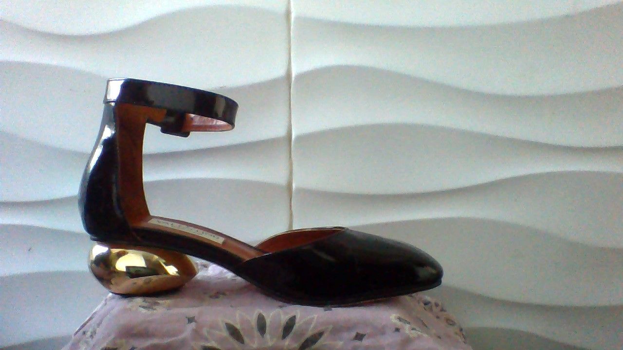 Valentino VALENTINO GARAVANI BLACK PATENT LEATHER SHOES MADE IN ITALY Size US 5 / IT 35 - 4 Thumbnail