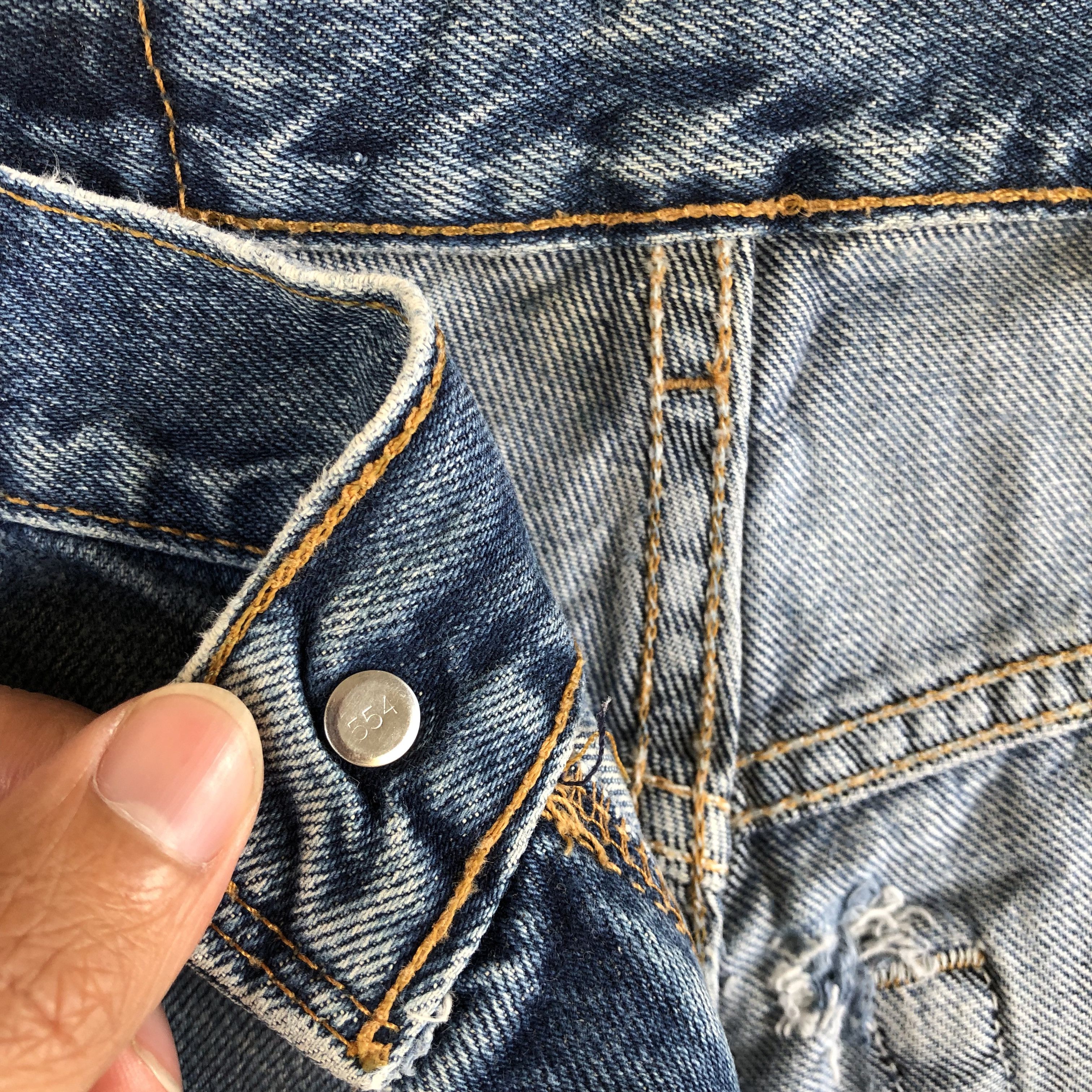 Levi's × Vintage Vintage Levi's 560 Jeans Light Wash Baggy Fit Denim Pants Size US 34 / EU 50 - 7 Thumbnail