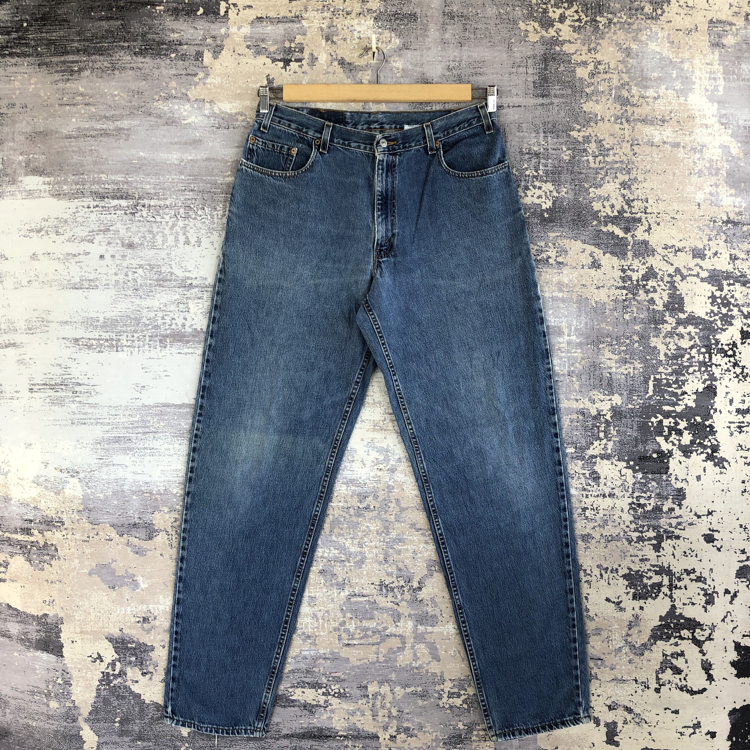 Levi's × Vintage Vintage Levi's 560 Jeans Light Wash Baggy Fit Denim Pants Size US 34 / EU 50 - 1 Thumbnail