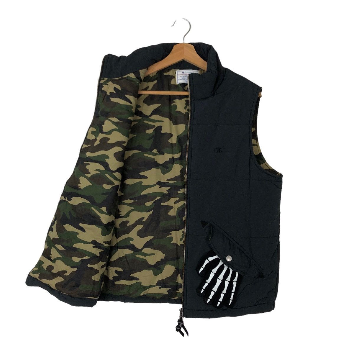 Japanese Brand 🔥90’s VINTAGE PUFFER TANK TOP CHAMPION CAMO MILITARY DESIGN Size US M / EU 48-50 / 2 - 8 Thumbnail