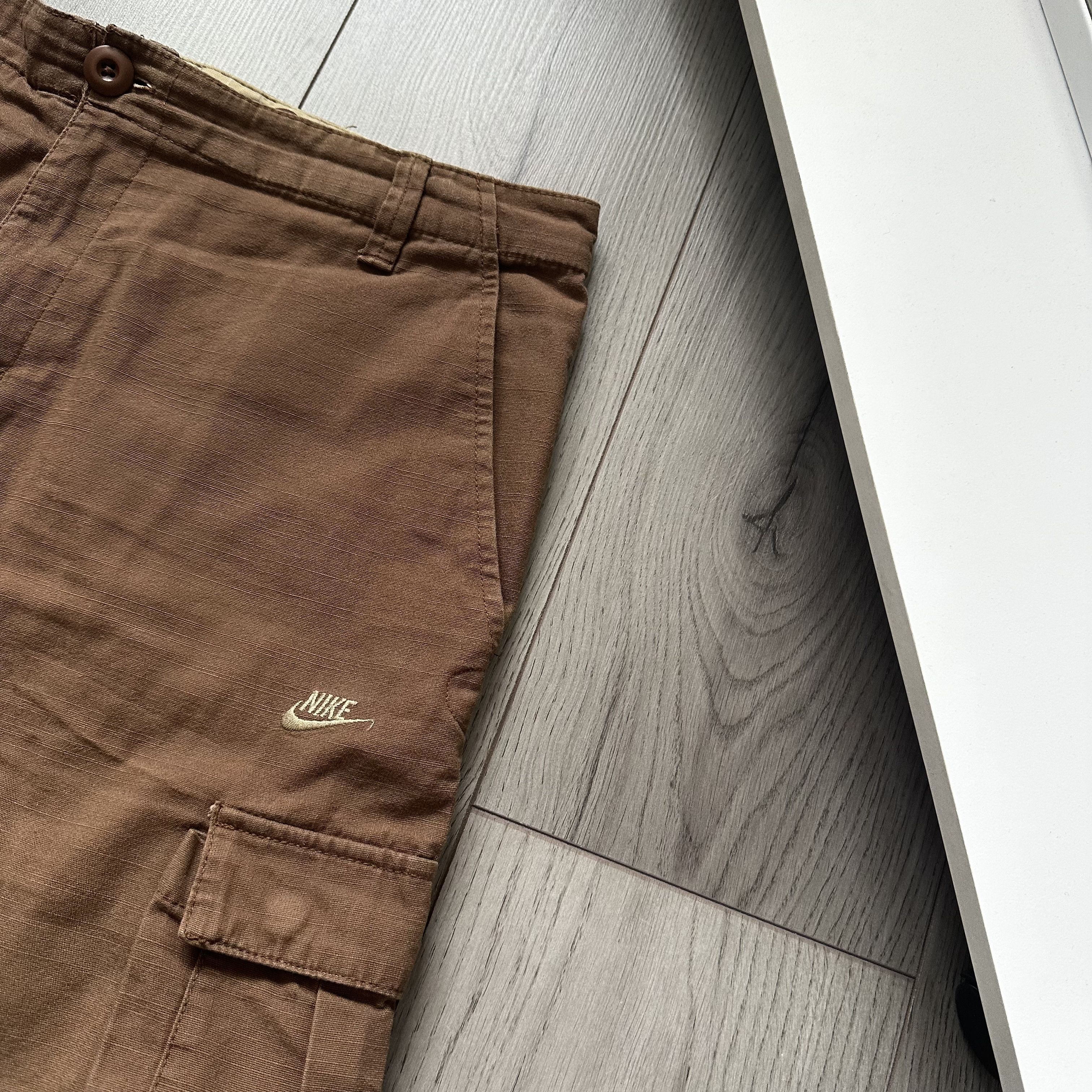 Other Rare Nike SB y2k Vintage Workers Brown Cargo Shorts Size US 32 / EU 48 - 4 Thumbnail