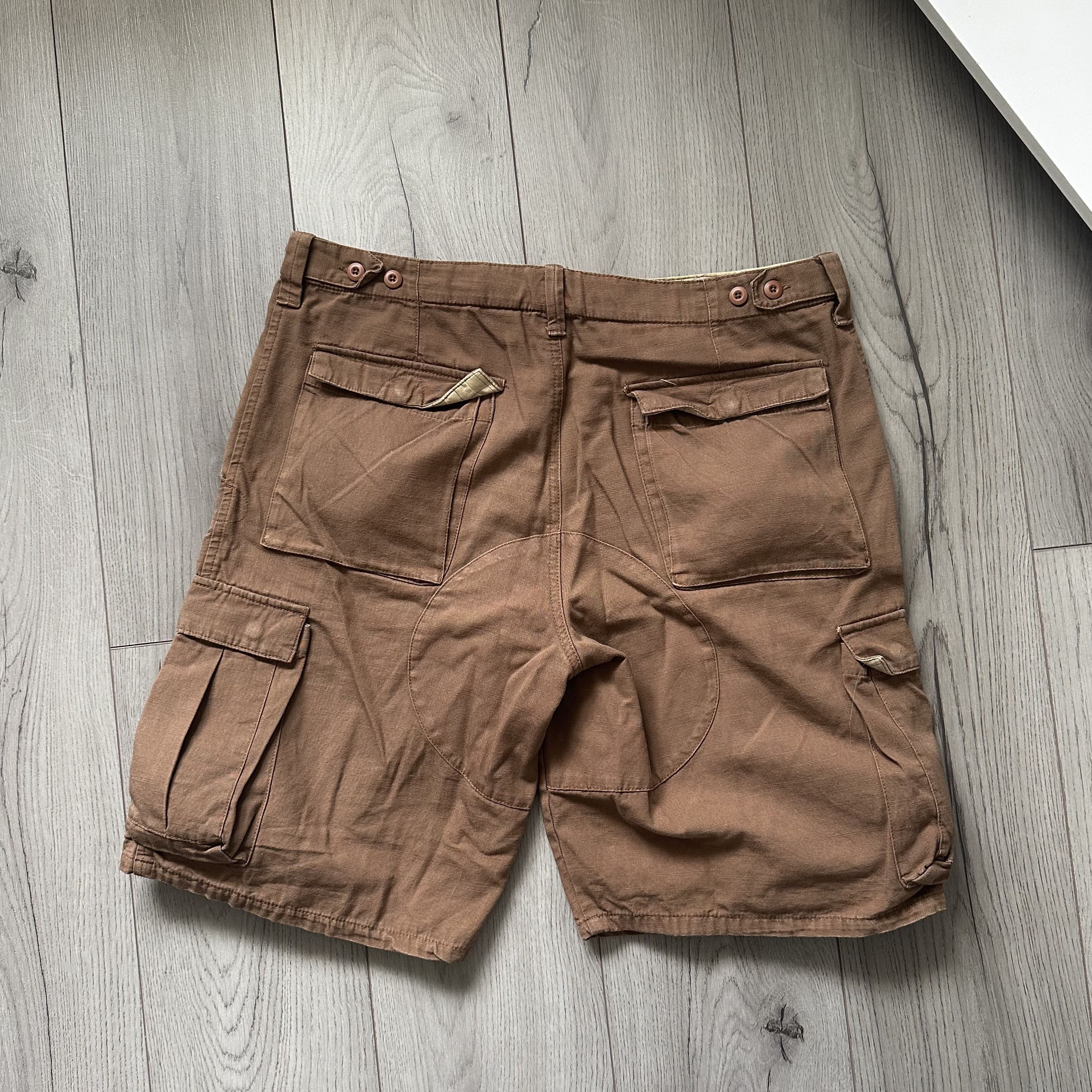 Other Rare Nike SB y2k Vintage Workers Brown Cargo Shorts Size US 32 / EU 48 - 6 Thumbnail