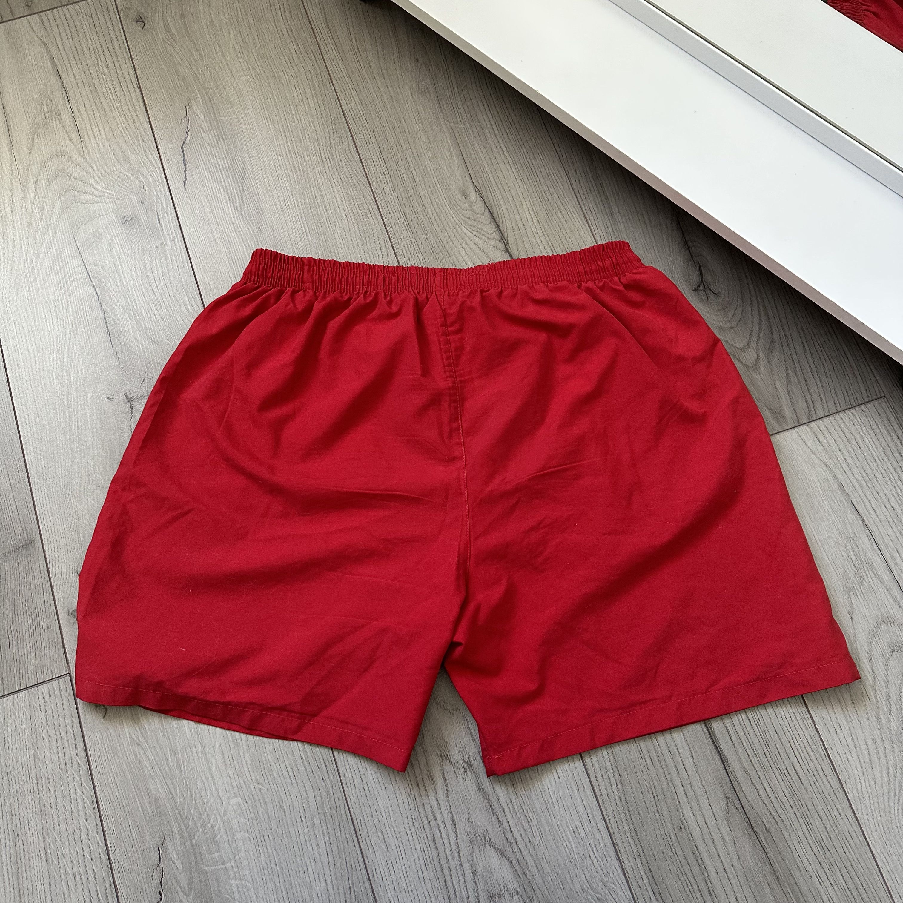 Nike Rare Nike 90s Vintage Nylon White Swoosh Shorts in Red Size US 34 / EU 50 - 8 Thumbnail