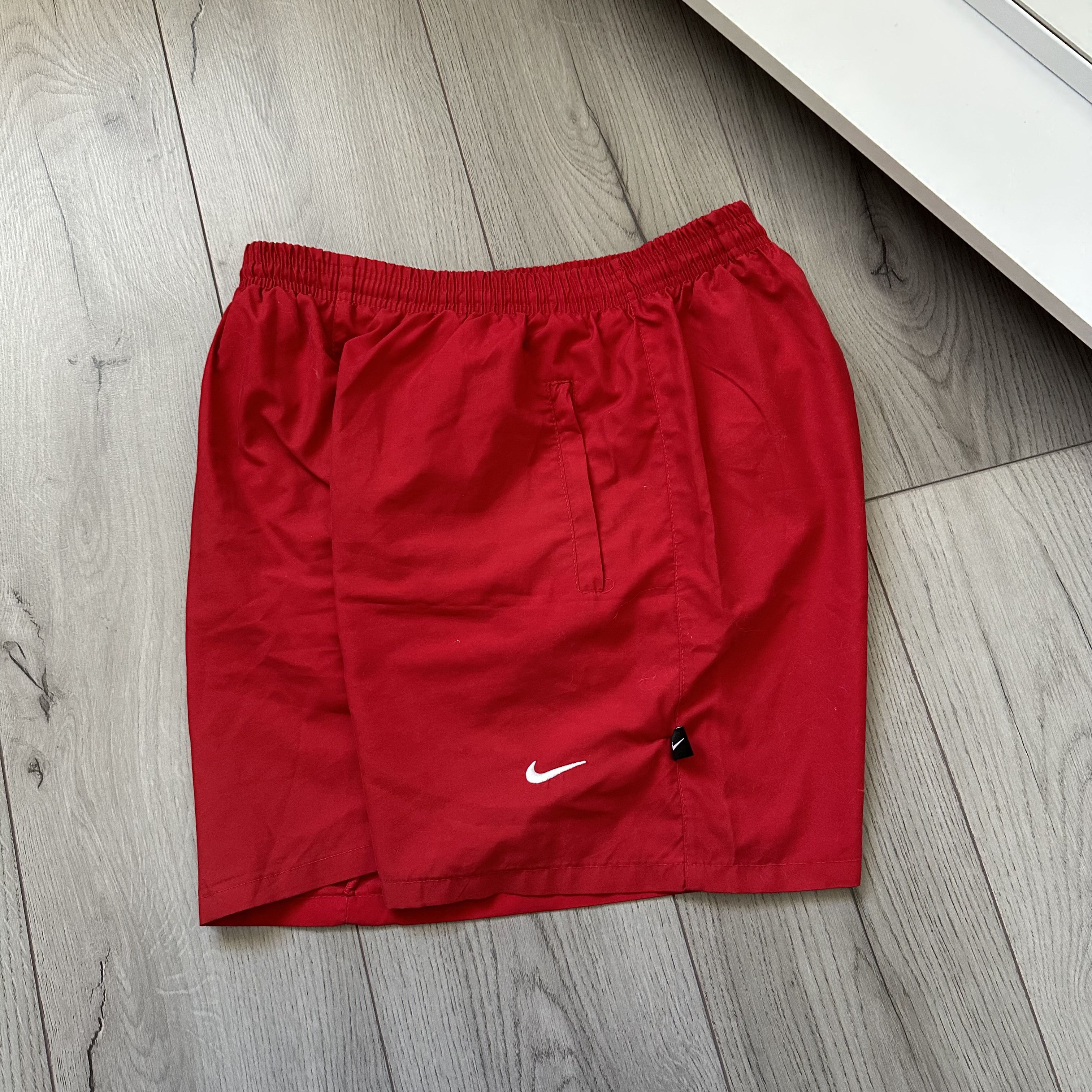 Nike Rare Nike 90s Vintage Nylon White Swoosh Shorts in Red Size US 34 / EU 50 - 7 Thumbnail