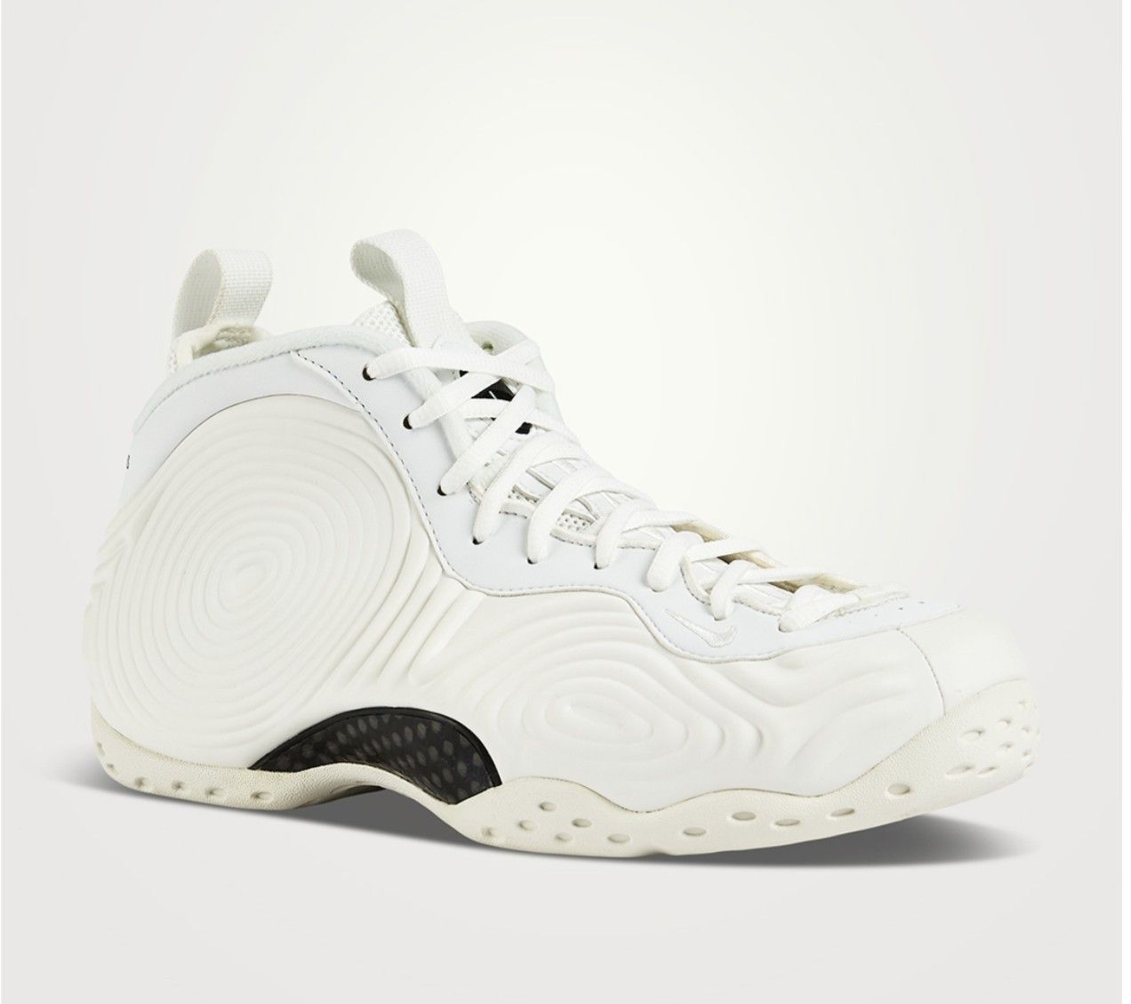 image of Nike X Cdg Air Foamposite One Sneakers in White, Men's (Size 7)