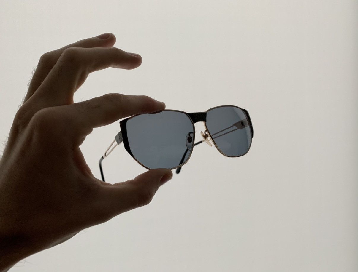 Valentino 1980s Vintage Valentino Sunglasses Metal Aviator 5419 Case Size ONE SIZE - 24 Thumbnail