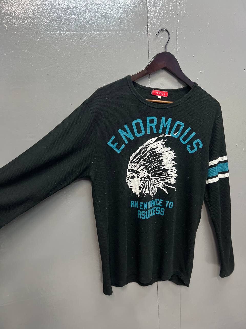 Vintage ENORMOUS RED INDIAN BIG LOGO TSHIRT Size US L / EU 52-54 / 3 - 6 Thumbnail