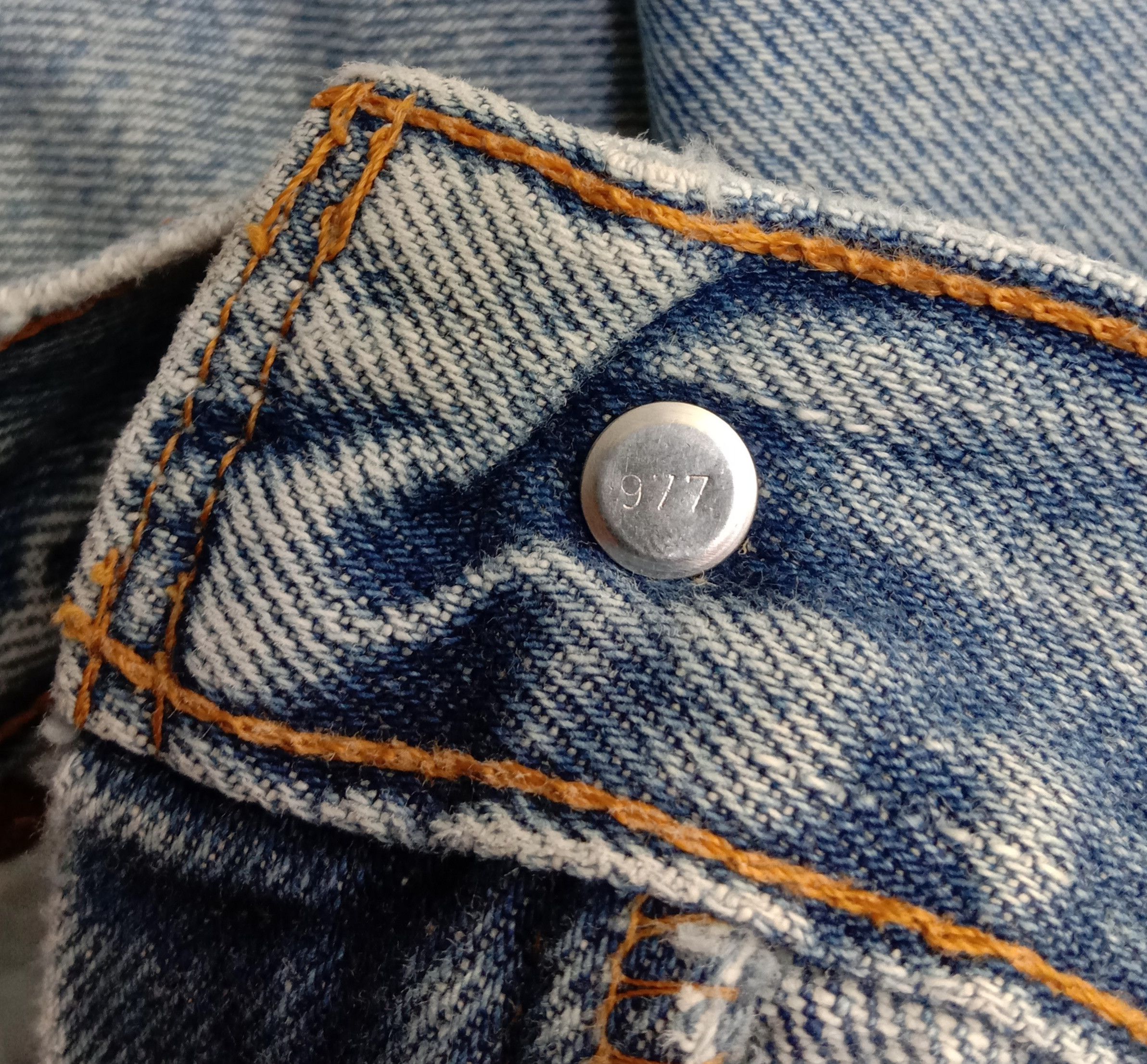 Levi's Vintage Levi's 569 Jeans Stone Wash Loose Straight Fit Denim Size US 35 - 11 Thumbnail