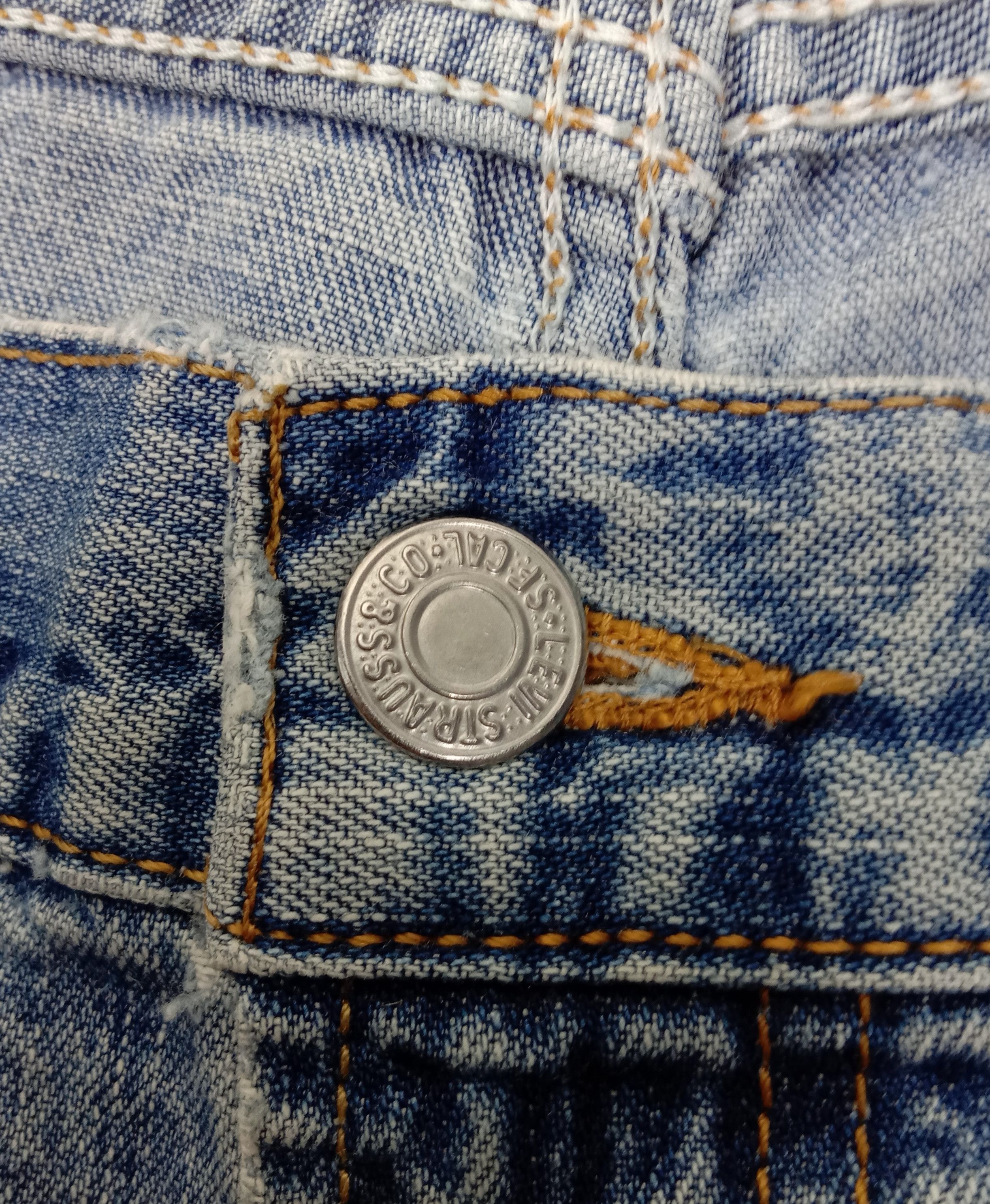 Levi's Vintage Levi's 569 Light Wash Jeans Loose Straight Denim Size US 38 / EU 54 - 10 Thumbnail