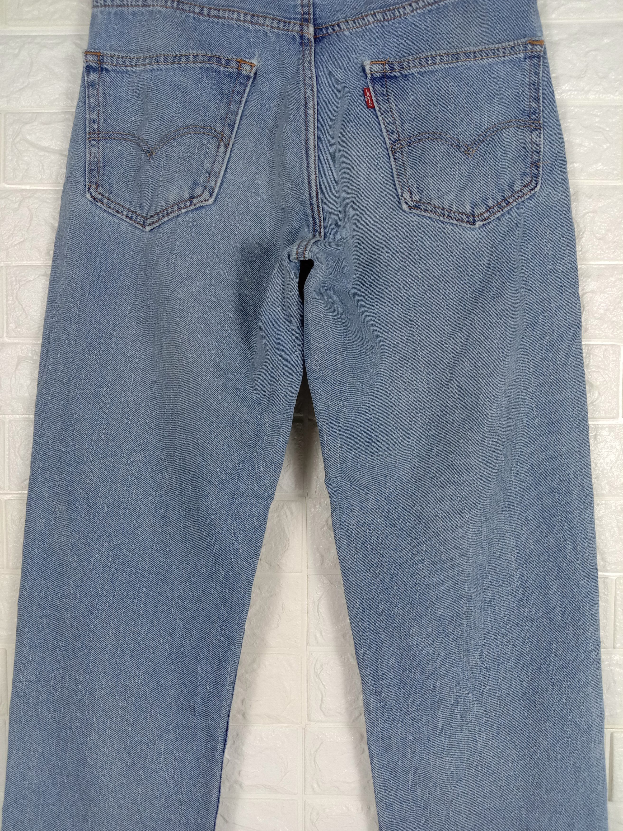 Levi's Vintage Levi's 550 Jeans Light Wash Relaxed Fit Denim Size US 32 / EU 48 - 7 Thumbnail