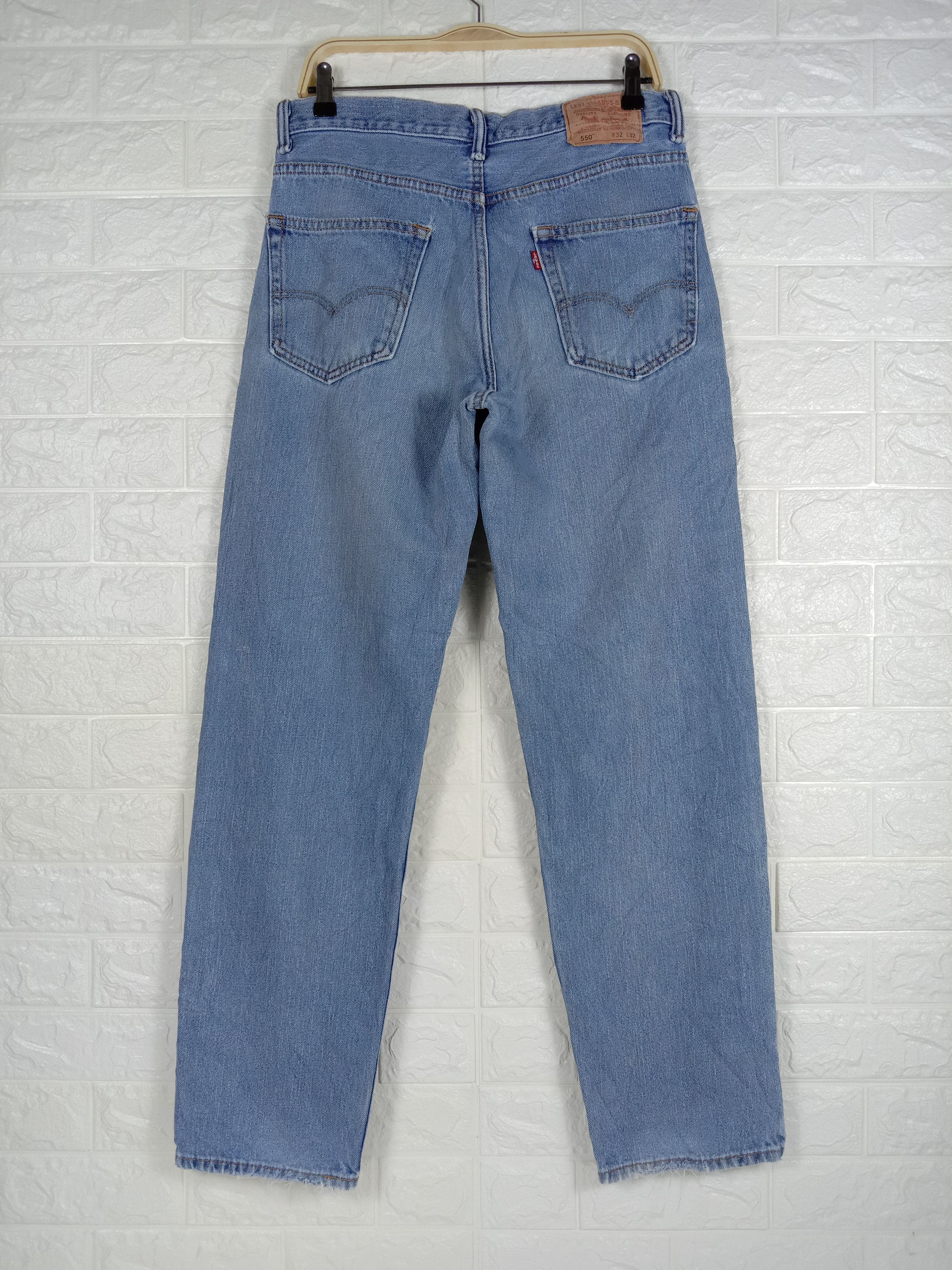 Levi's Vintage Levi's 550 Jeans Light Wash Relaxed Fit Denim Size US 32 / EU 48 - 5 Thumbnail