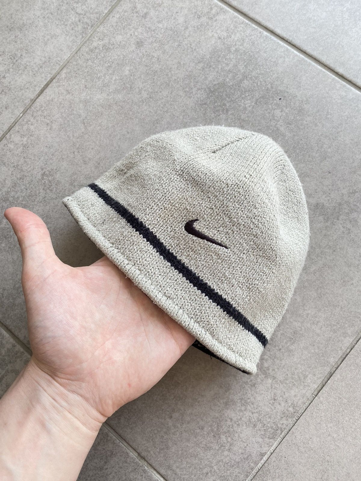 tan nike golf hat