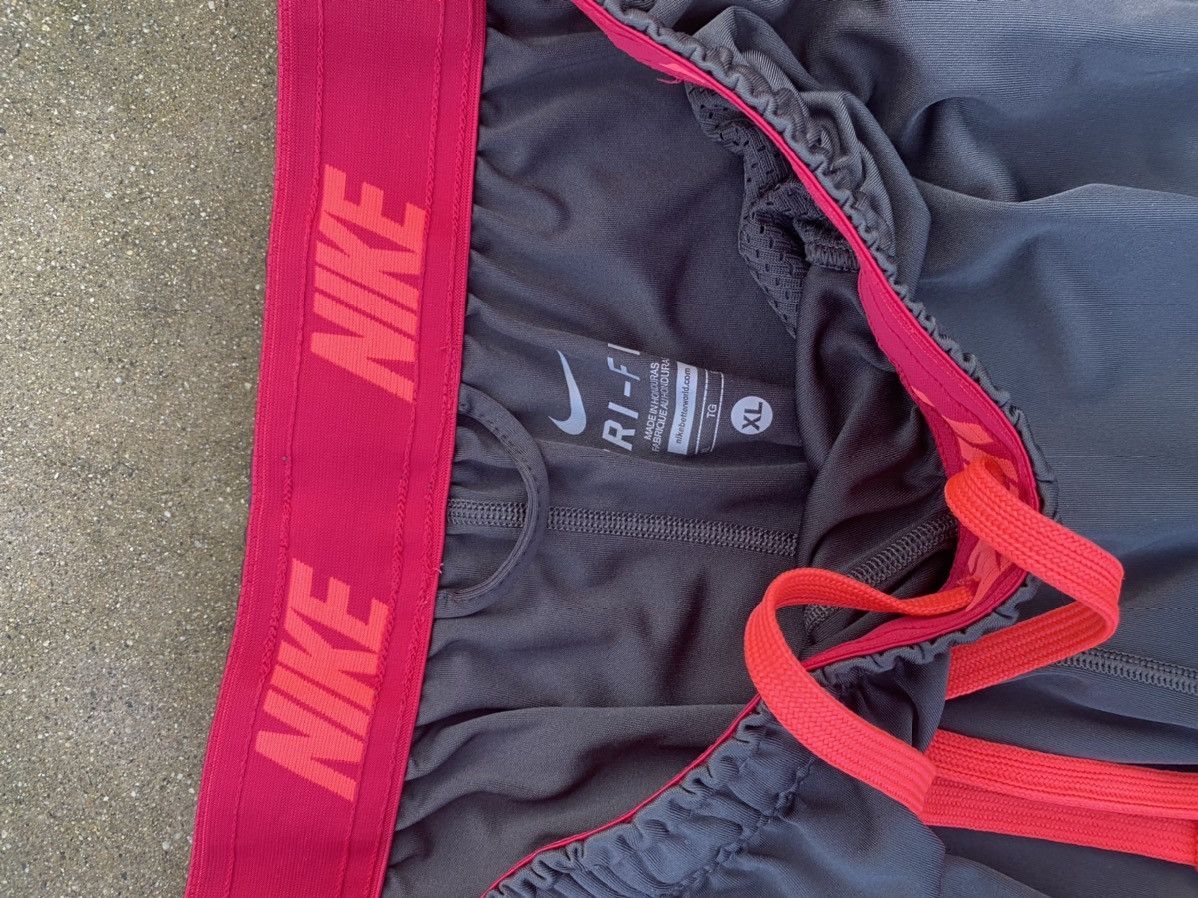 Nike Vinatge Nike basketball shorts Size US 34 / EU 50 - 4 Thumbnail