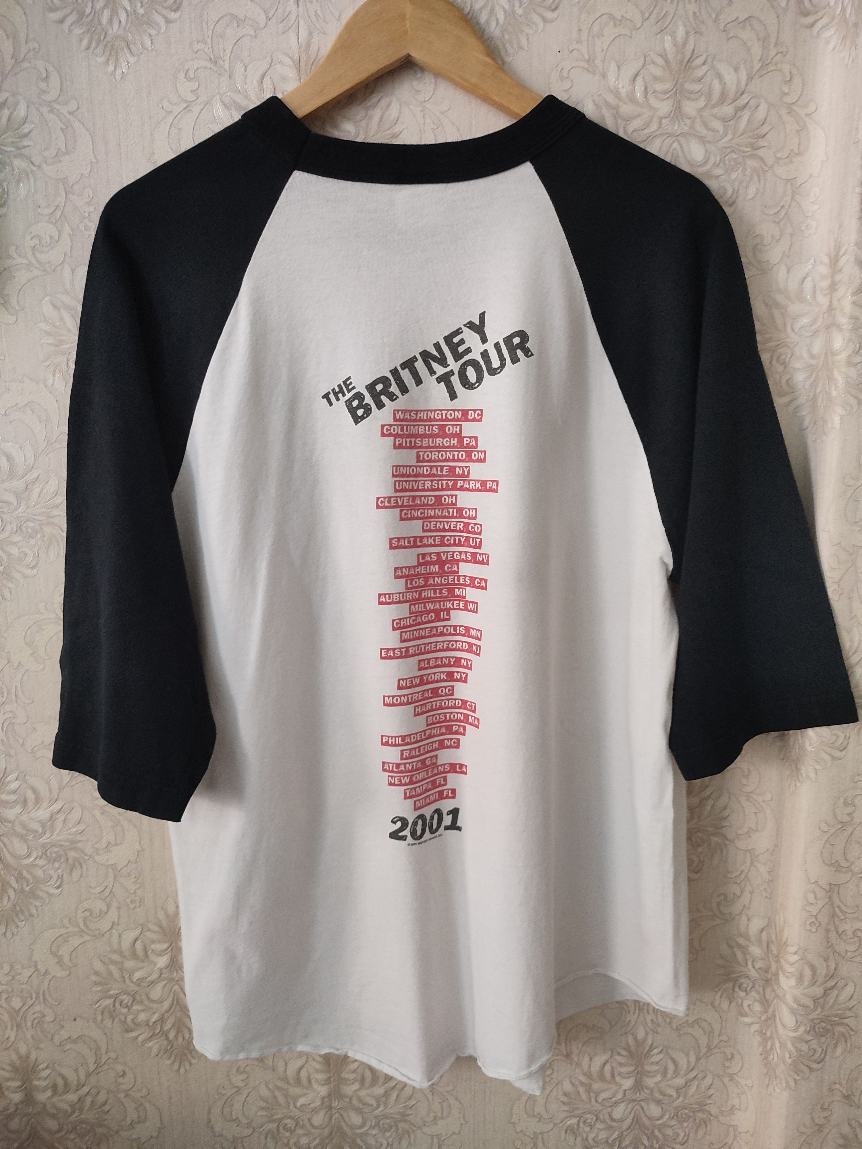 Band Tees ♦️Vintage Britney Spears 2001 Shirt Size US L / EU 52-54 / 3 - 2 Thumbnail