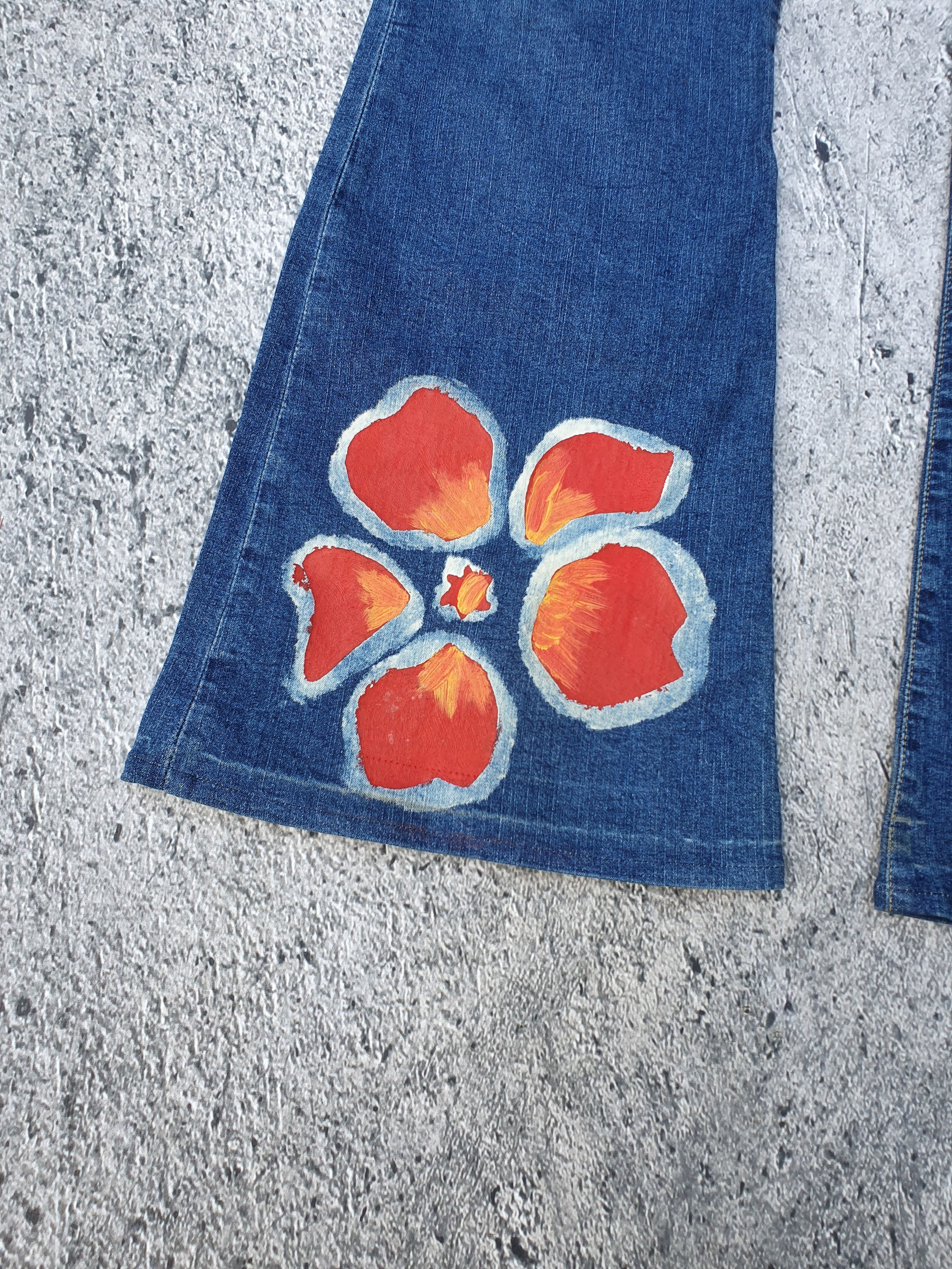 Coca Cola × Vintage Vintage coca cola hand painted flowers flared denim Size 30" / US 8 / IT 44 - 3 Thumbnail