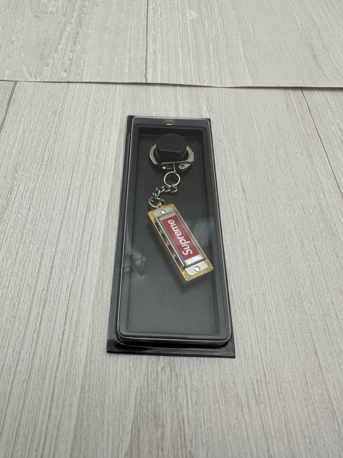 Supreme Supreme x Hohner Keychain Silver FW20 Size ONE SIZE - 5 Thumbnail