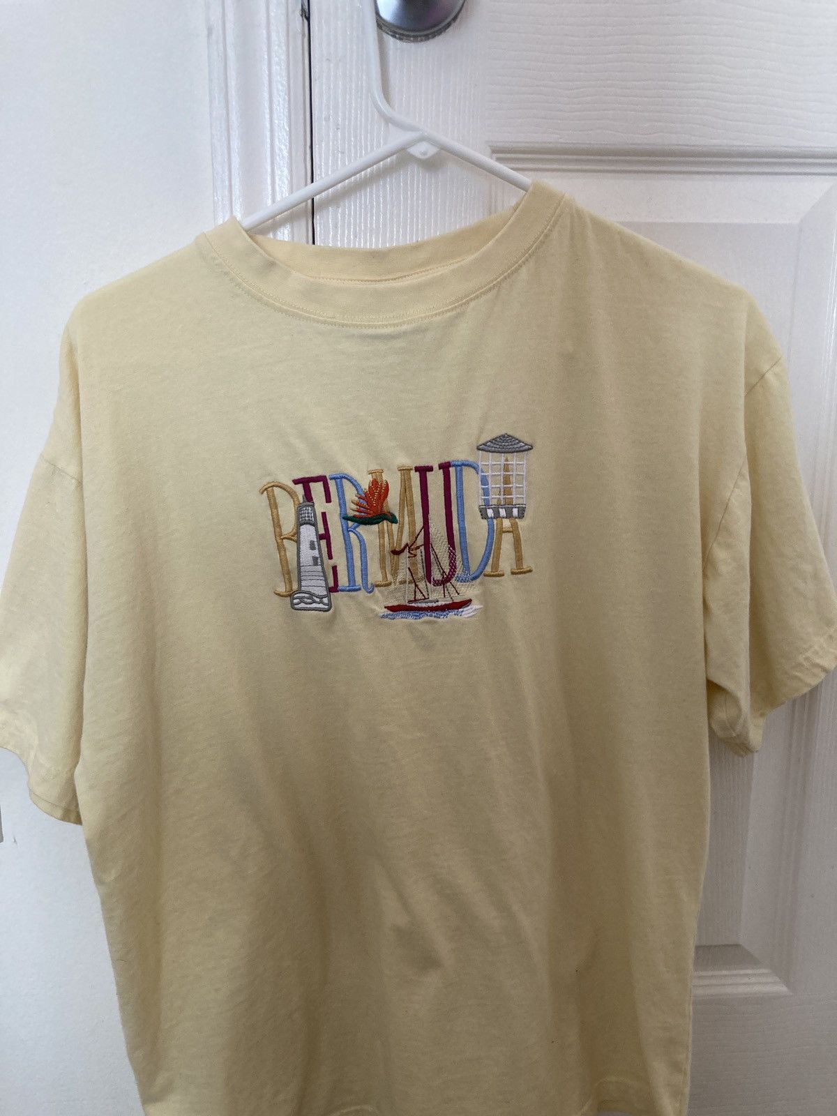 Vintage Vintage Bermuda T-Shirt Size US L / EU 52-54 / 3 - 1 Thumbnail