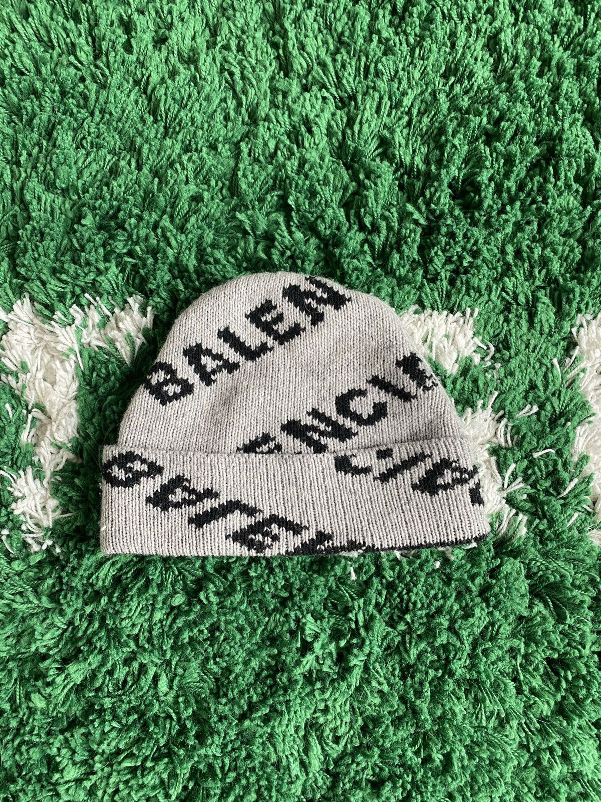 Balenciaga Jacquard Logo Beanie Size ONE SIZE - 1 Thumbnail